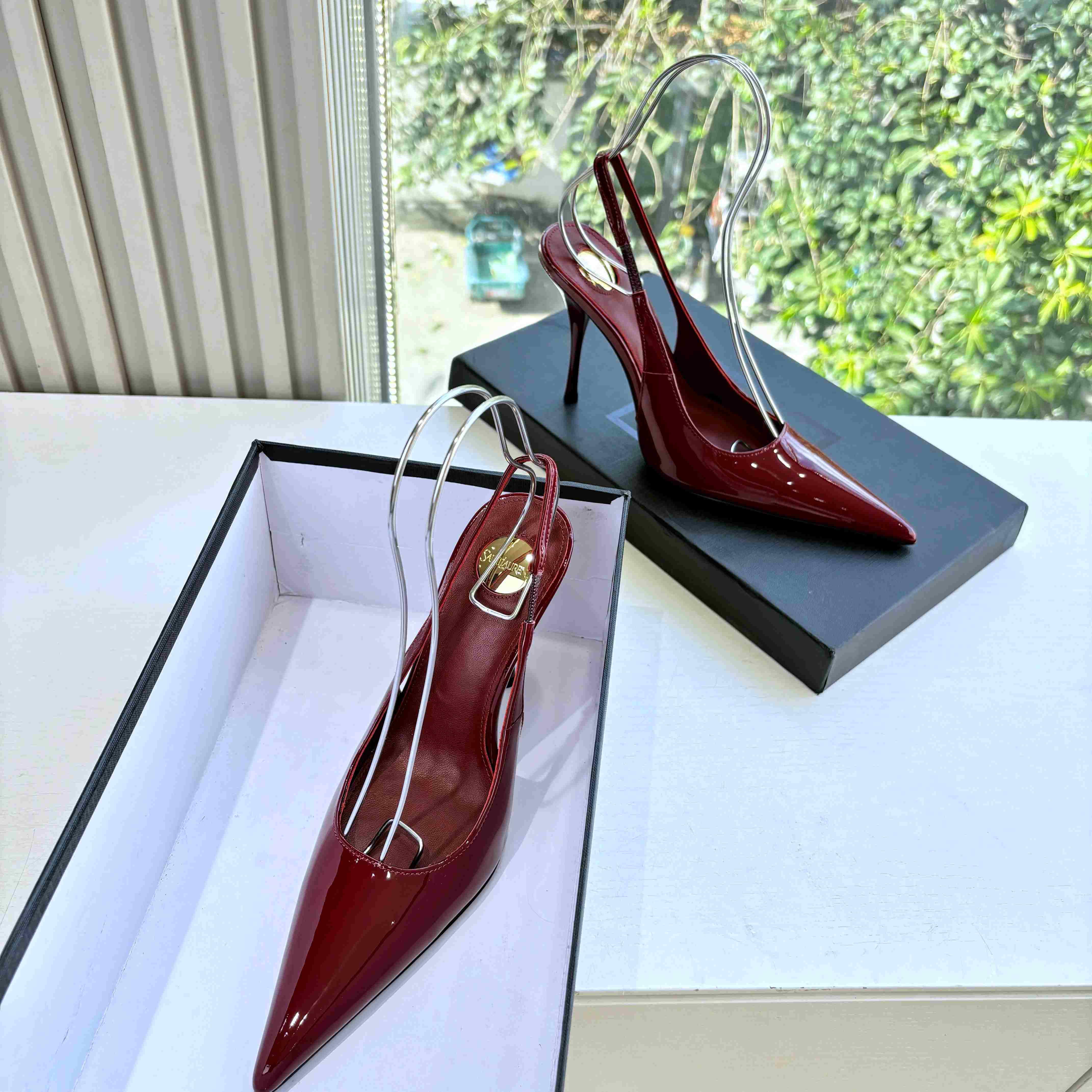 Saint Laurent GUERMANTES Slingback Pumps In Patent Leather - DopestKickz