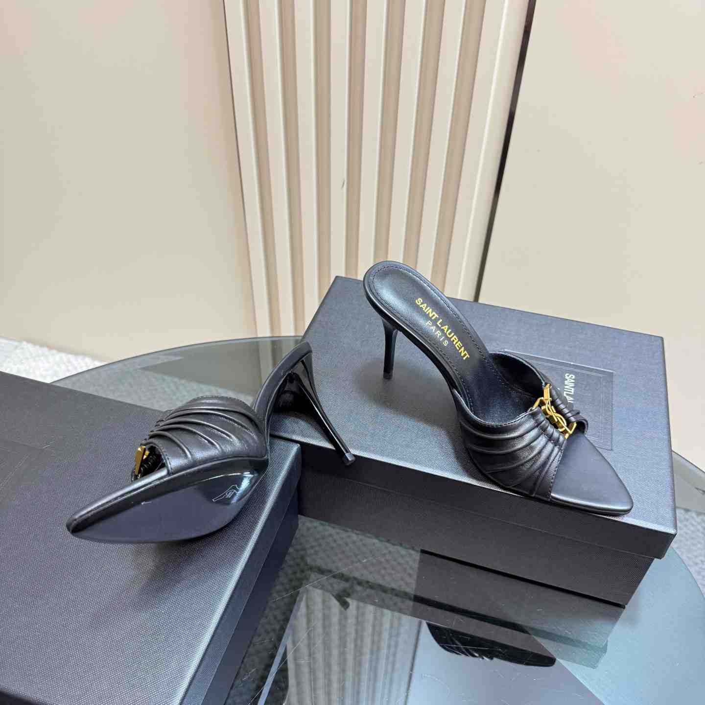 Saint Laurent BABYLONE Mules In Smooth Leather - DopestKickz