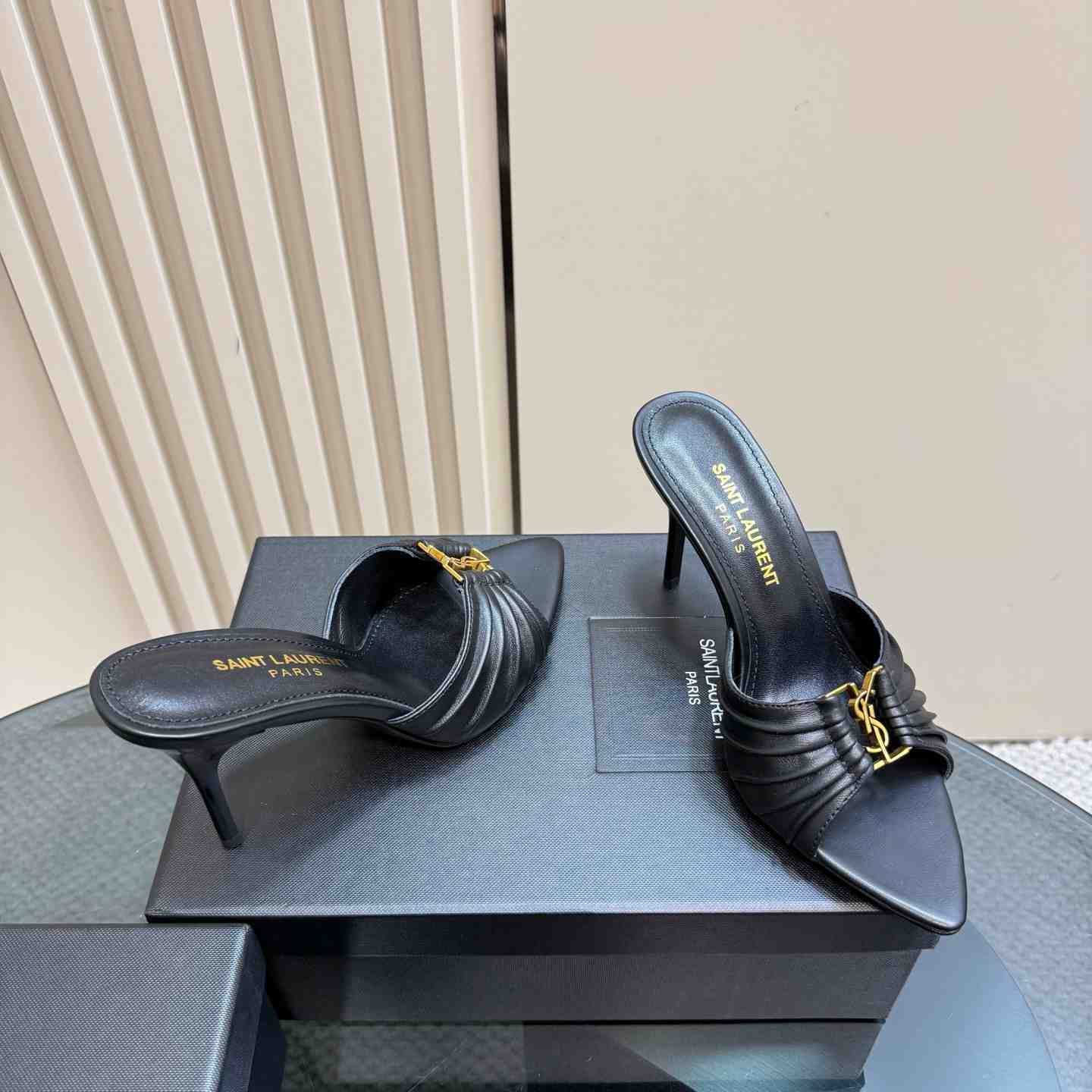 Saint Laurent BABYLONE Mules In Smooth Leather - DopestKickz