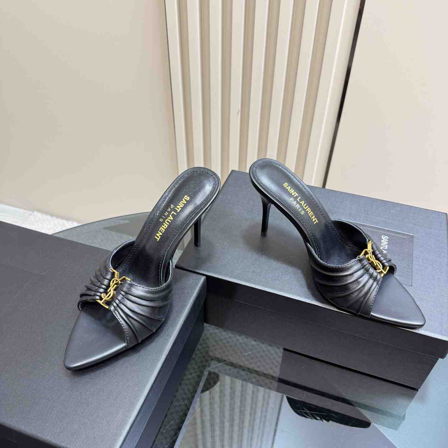 Saint Laurent BABYLONE Mules In Smooth Leather - DopestKickz