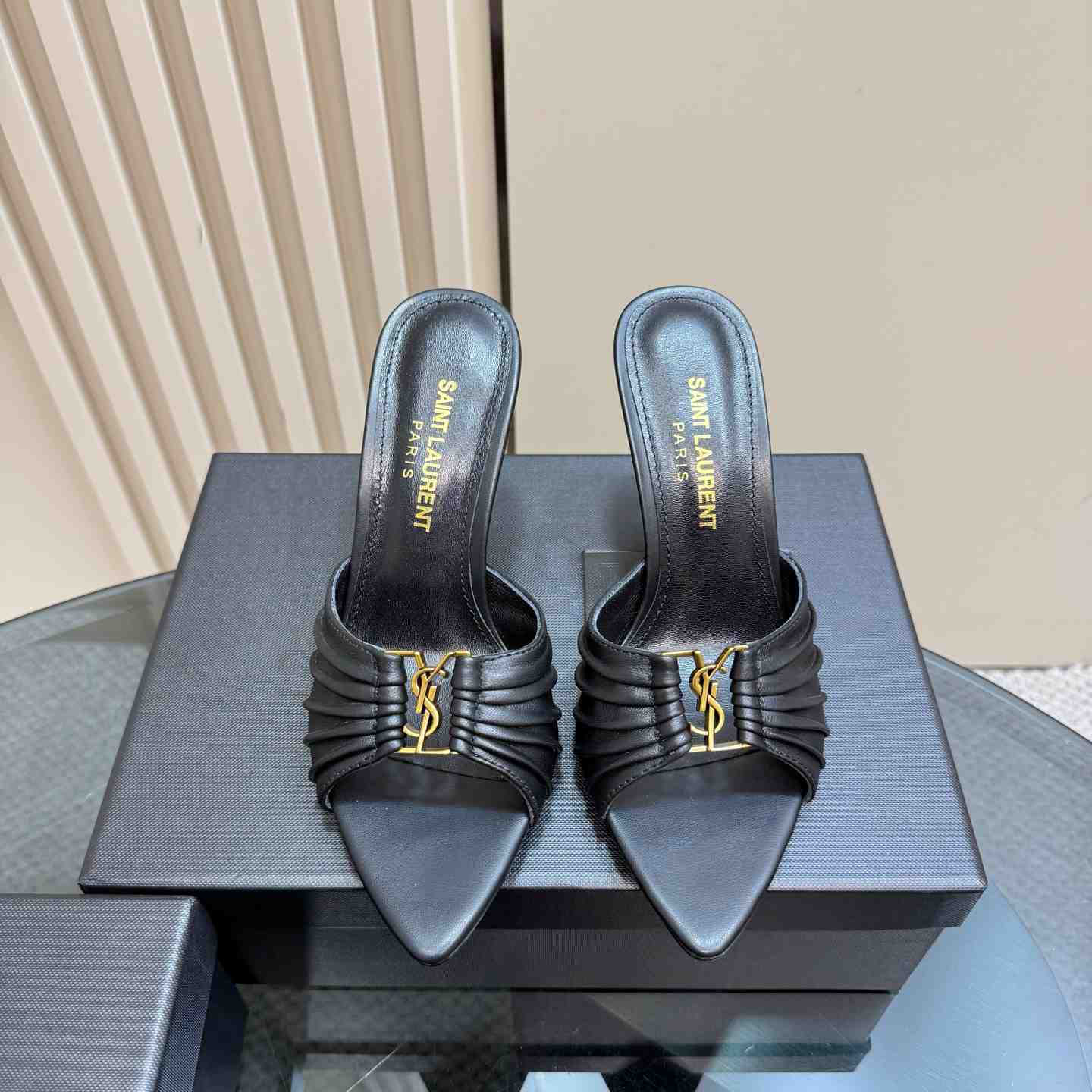 Saint Laurent BABYLONE Mules In Smooth Leather - DopestKickz