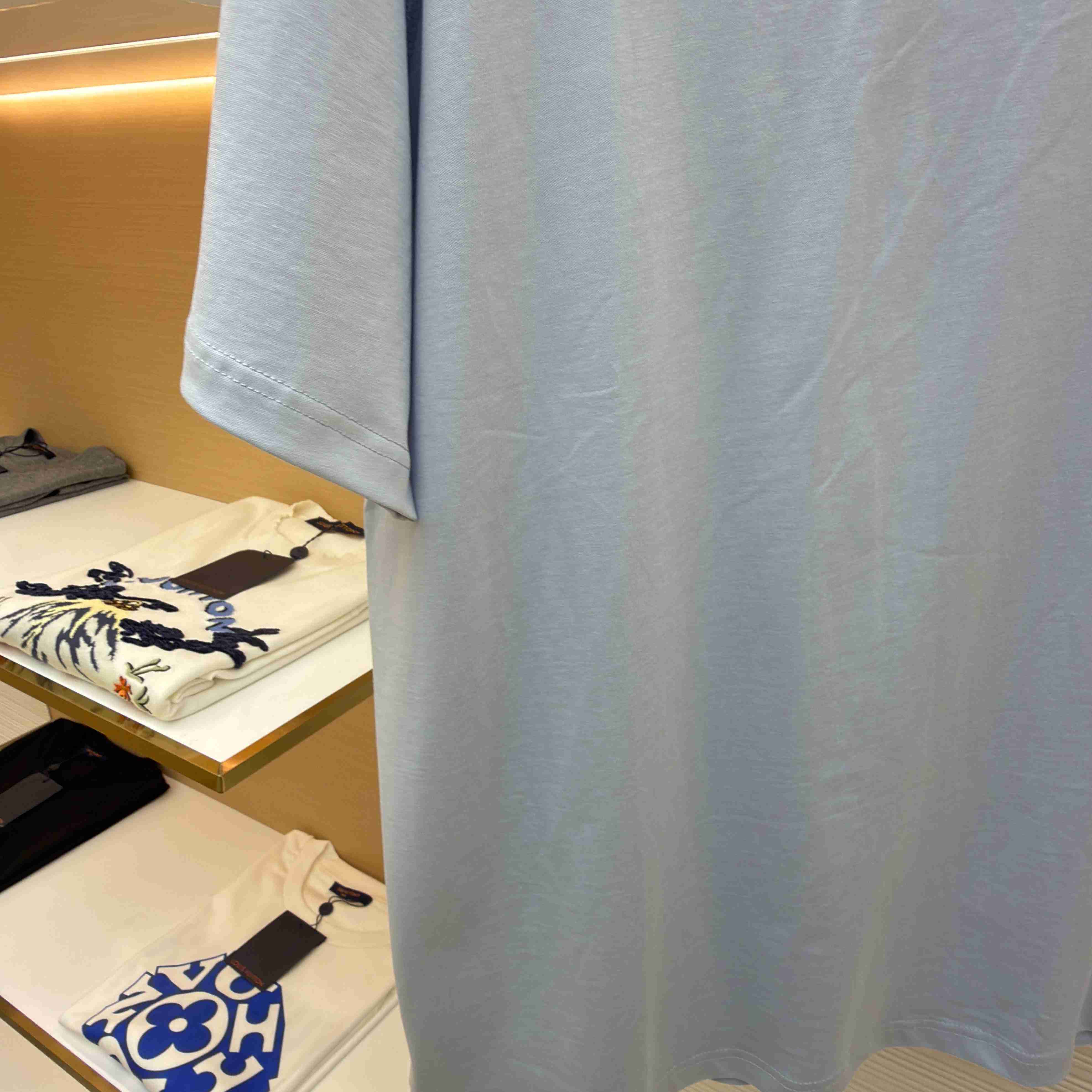 Louis Vuitton Embossed LV T-Shirt   1AJAYF - DopestKickz