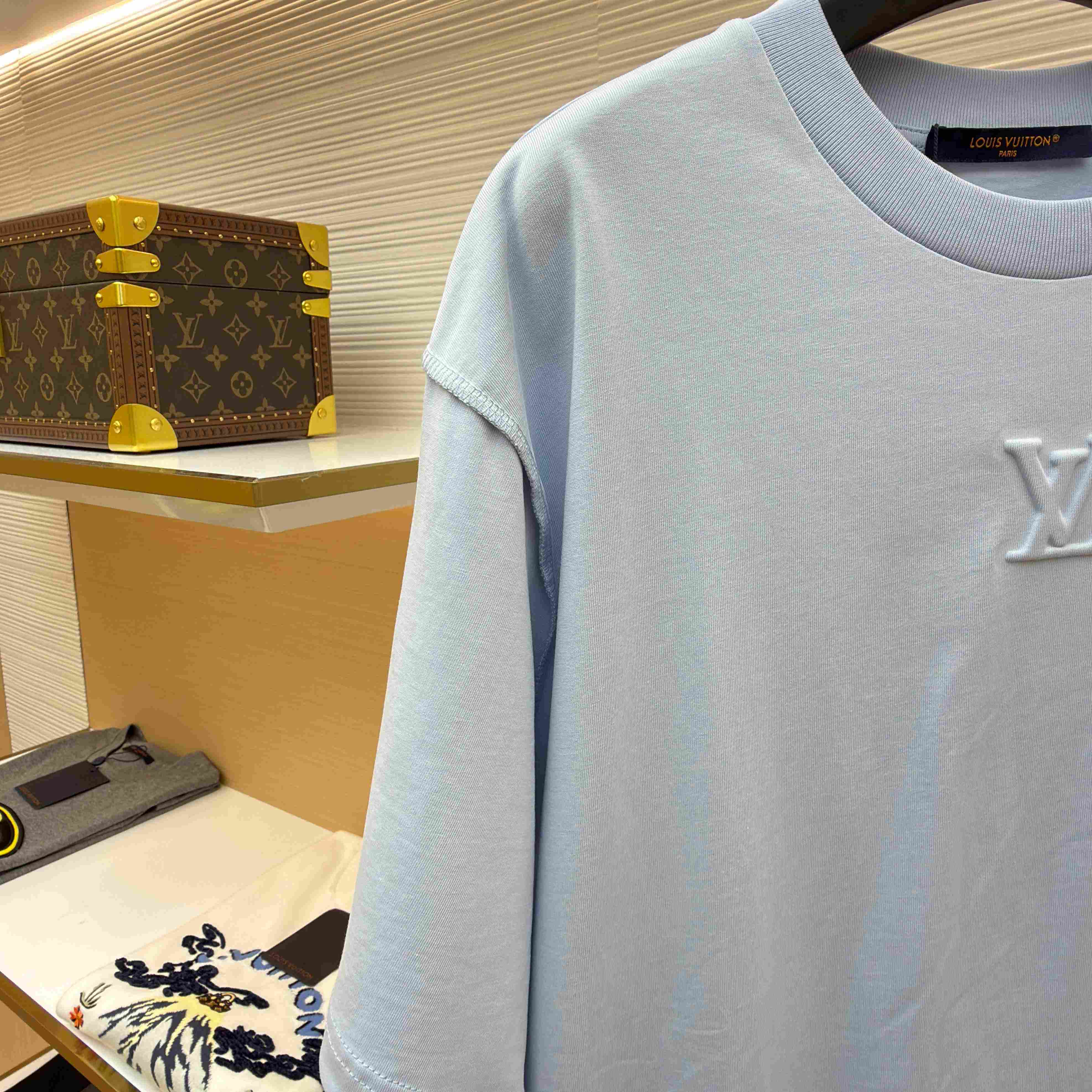 Louis Vuitton Embossed LV T-Shirt   1AJAYF - DopestKickz