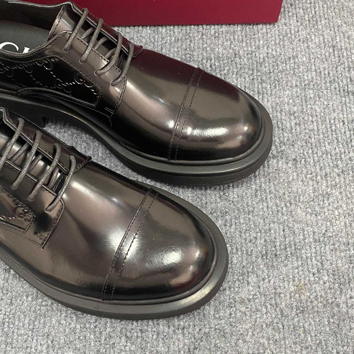 Gucci Men's Lace-up Shoe With GG Detail - DopestKickz