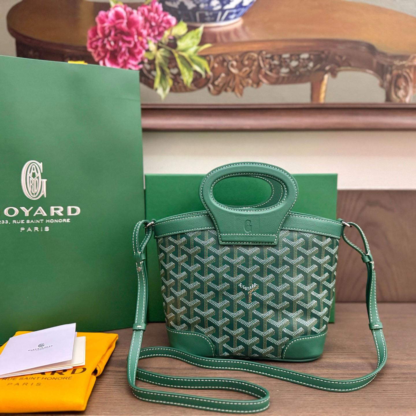 Goyard Beluga Mini Bag - DopestKickz