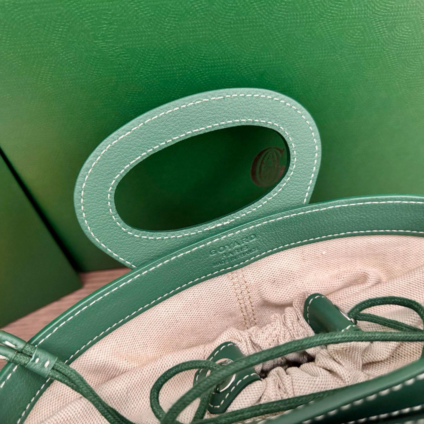 Goyard Beluga Mini Bag - DopestKickz