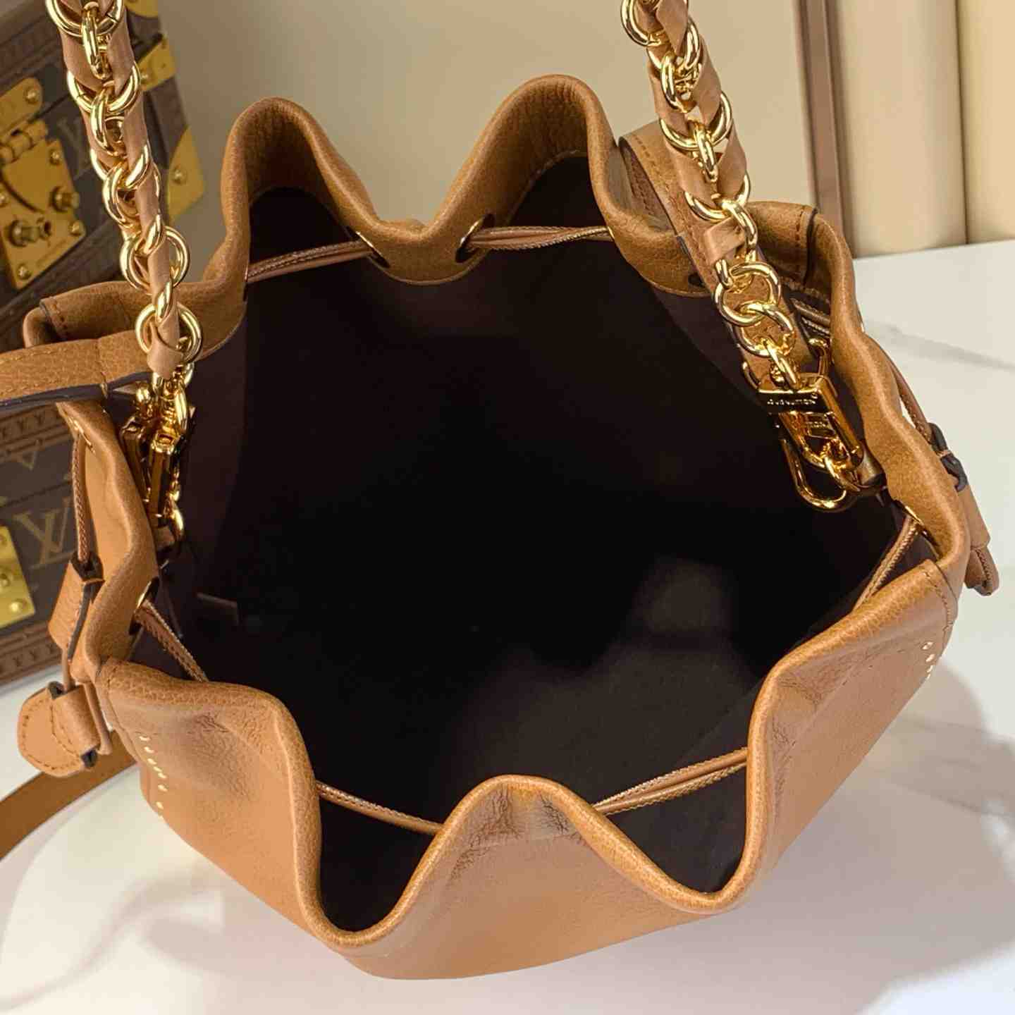 Louis Vuitton Noé Trunk M29131 - DopestKickz