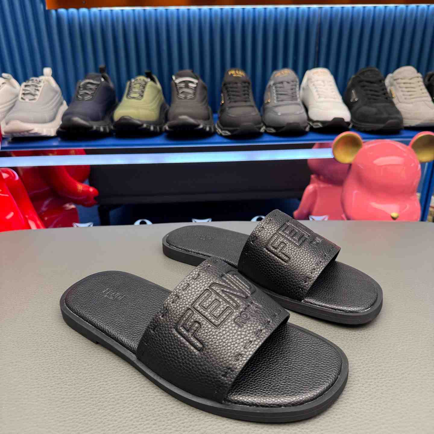 Fendi Roma Embossed-Logo Leather Sandals - DopestKickz