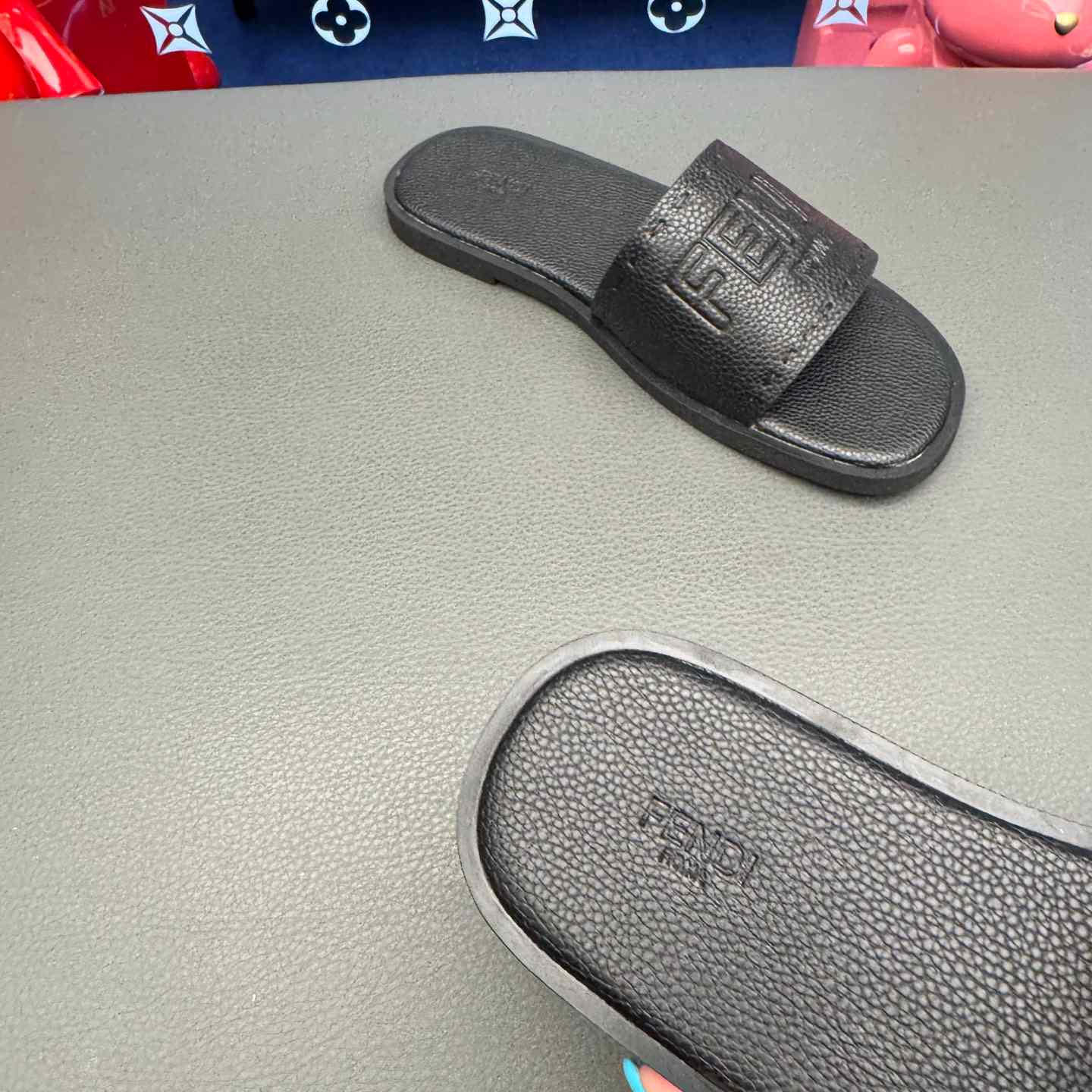 Fendi Roma Embossed-Logo Leather Sandals - DopestKickz