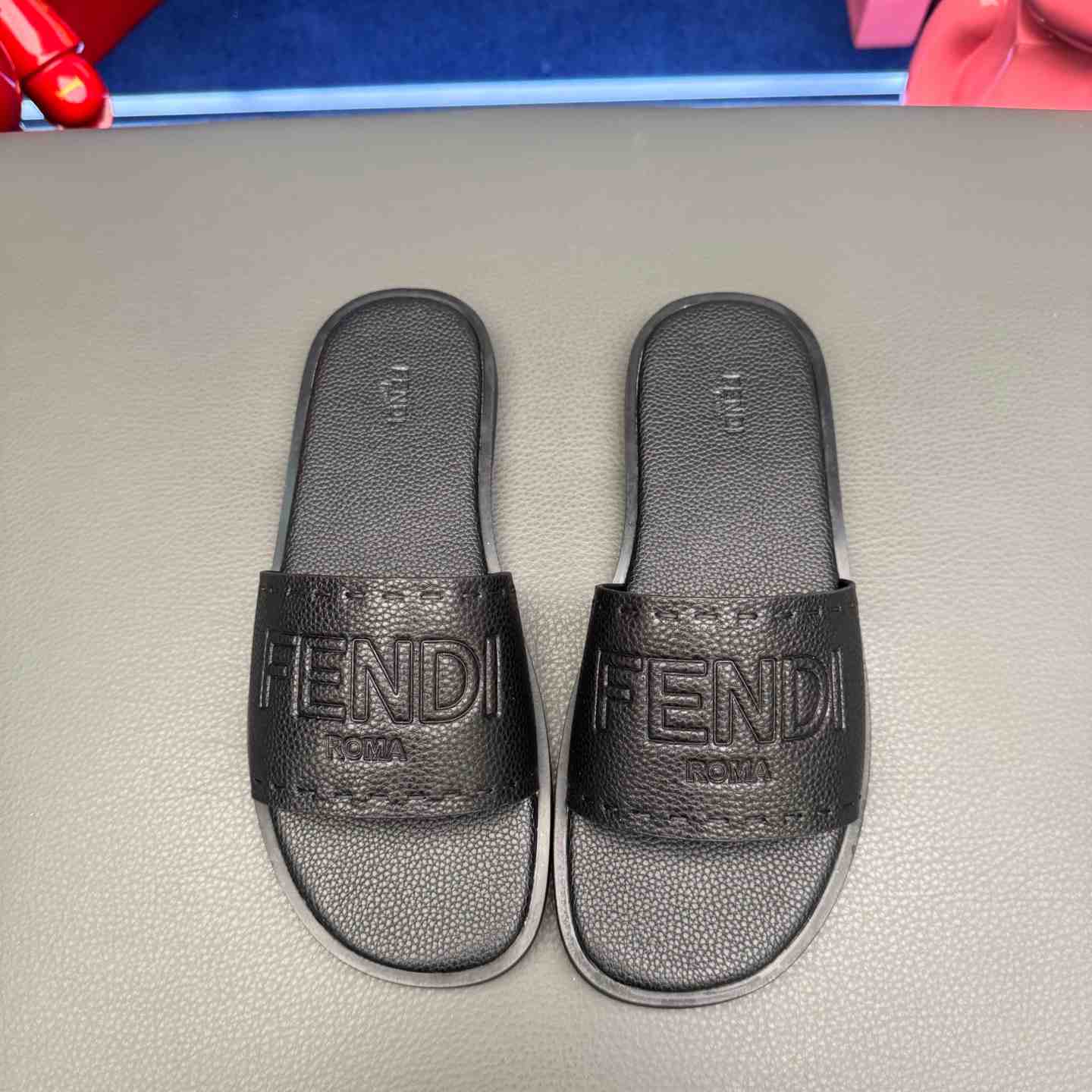 Fendi Roma Embossed-Logo Leather Sandals - DopestKickz