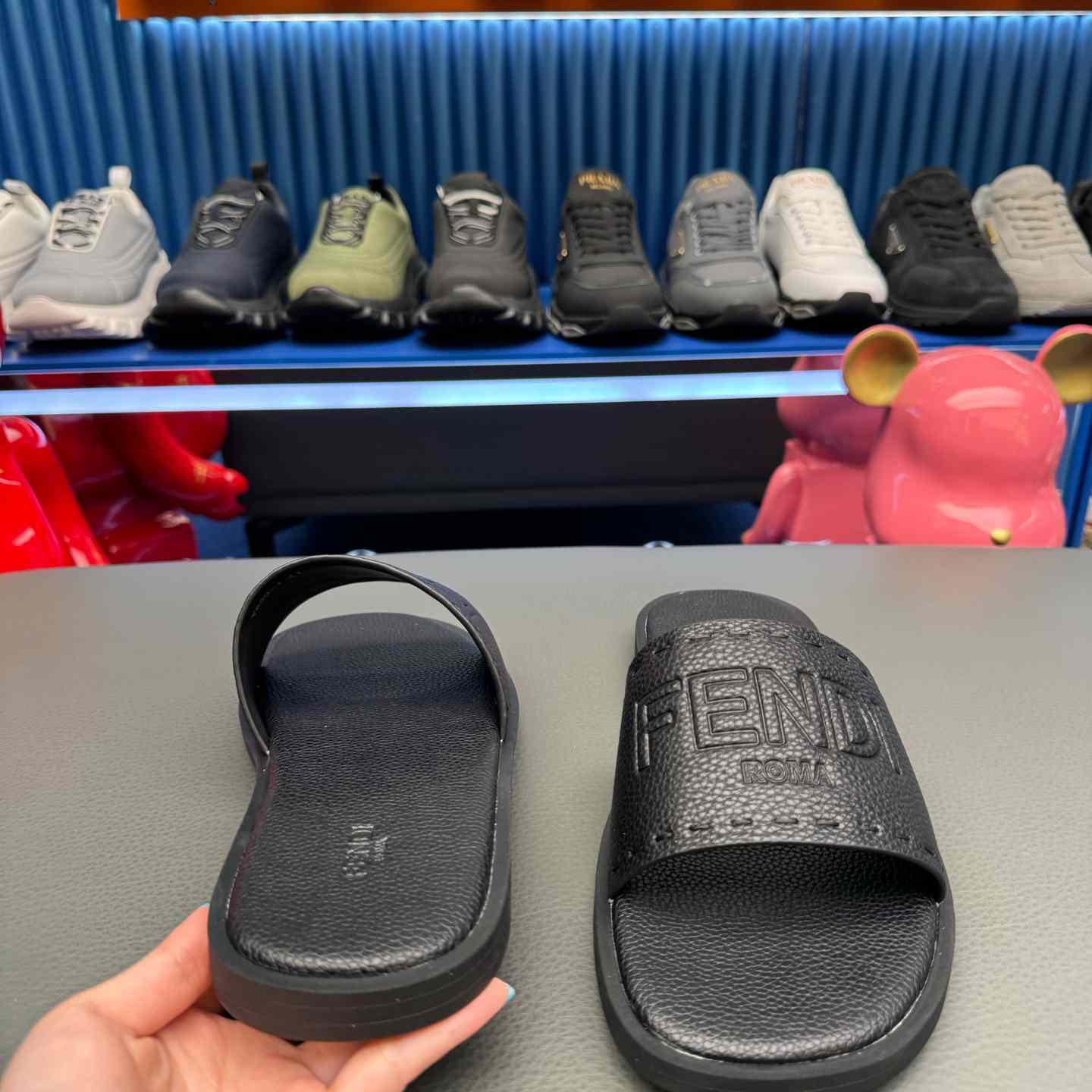Fendi Roma Embossed-Logo Leather Sandals - DopestKickz