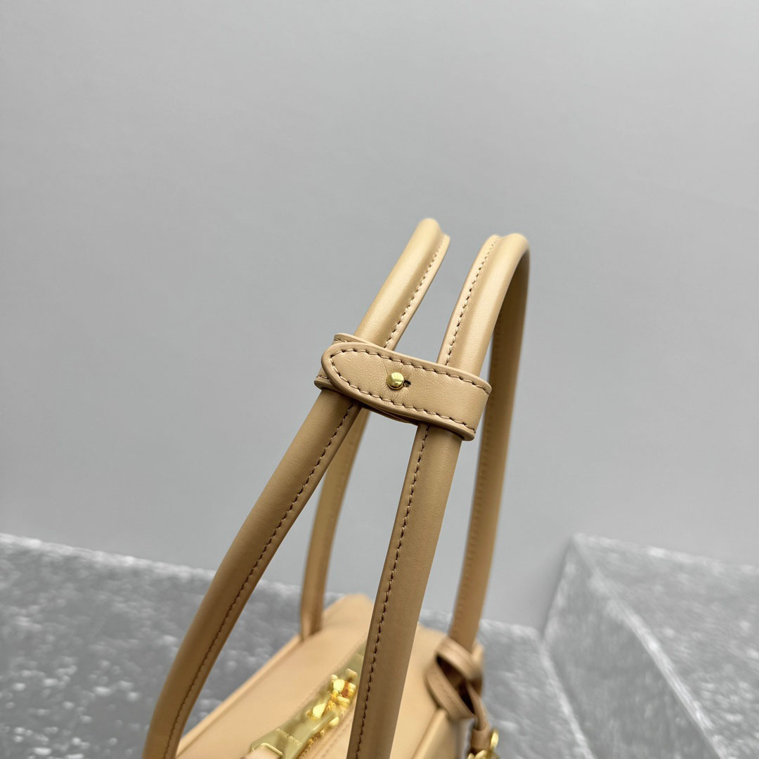 Miu Miu Beau Leather Bag - DopestKickz