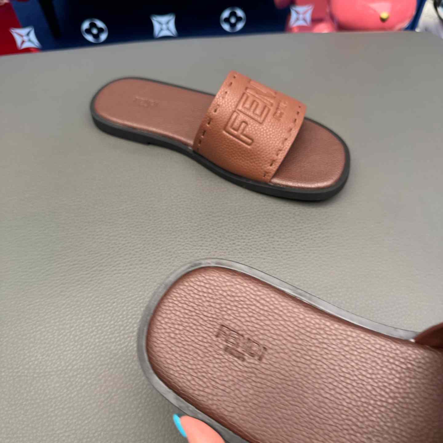 Fendi Roma Embossed-Logo Leather Sandals - DopestKickz