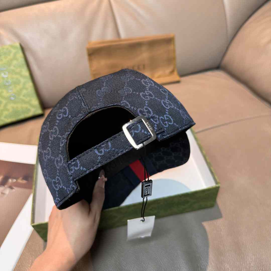Gucci GG Canvas Baseball Hat - DopestKickz
