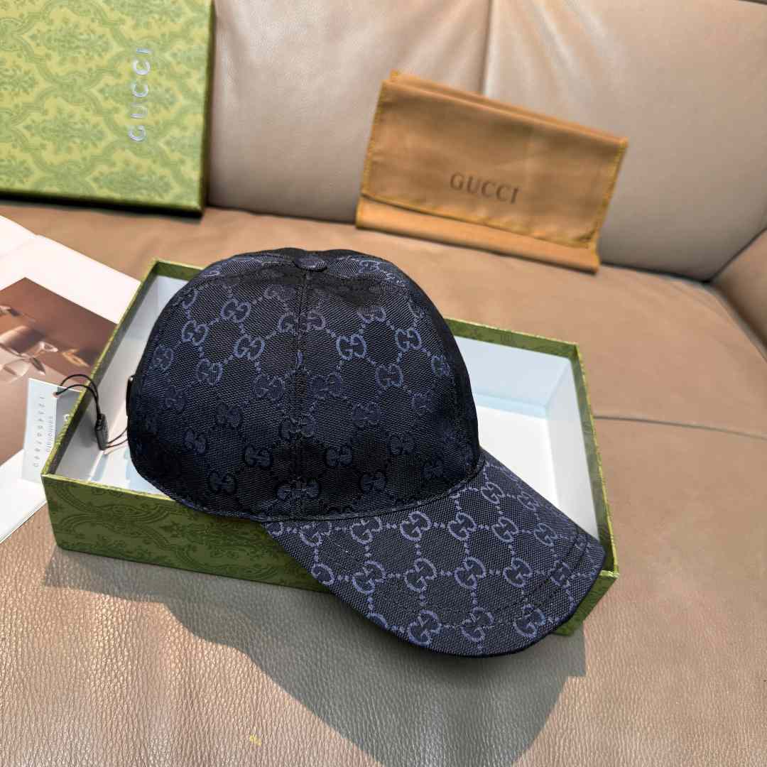 Gucci GG Canvas Baseball Hat - DopestKickz