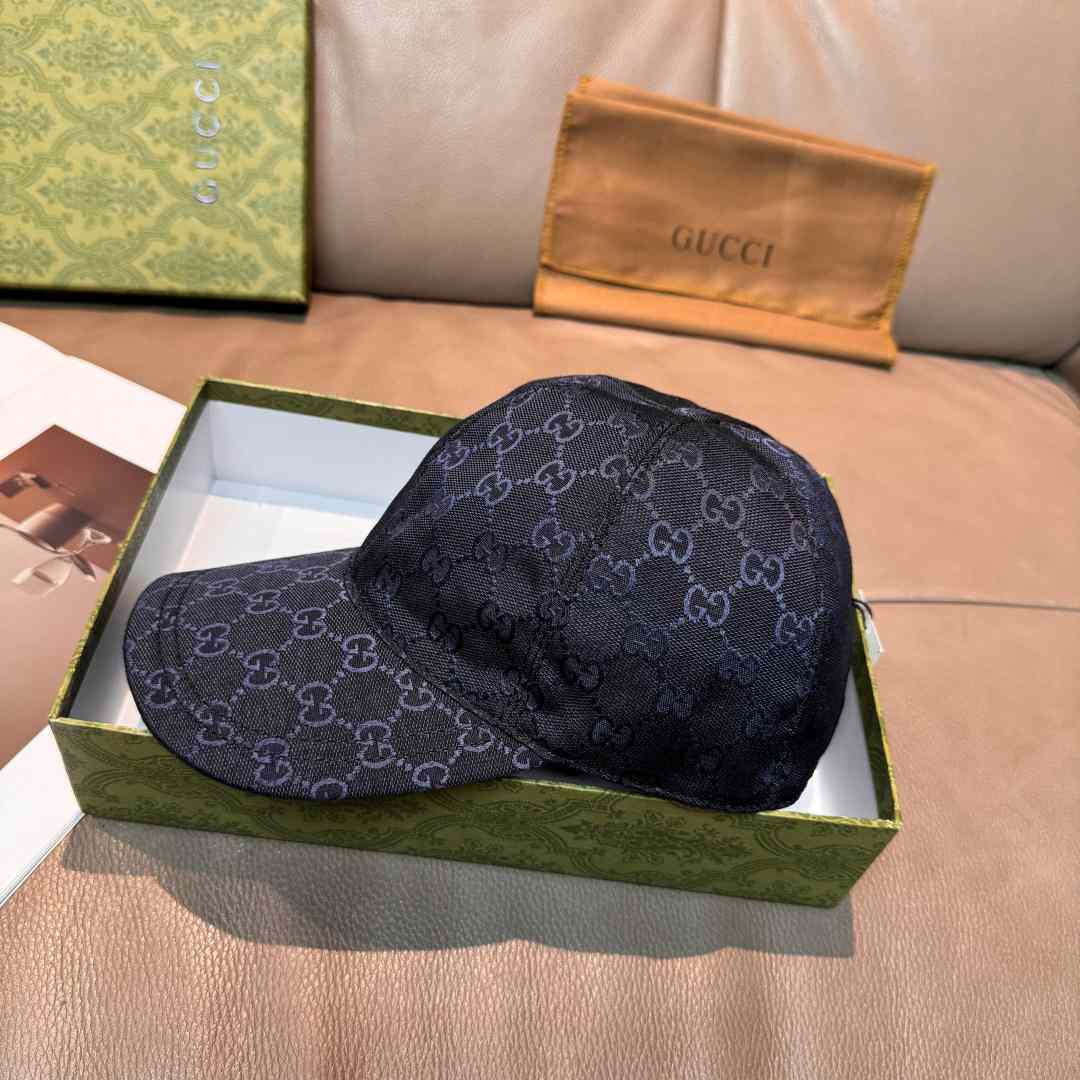 Gucci GG Canvas Baseball Hat - DopestKickz