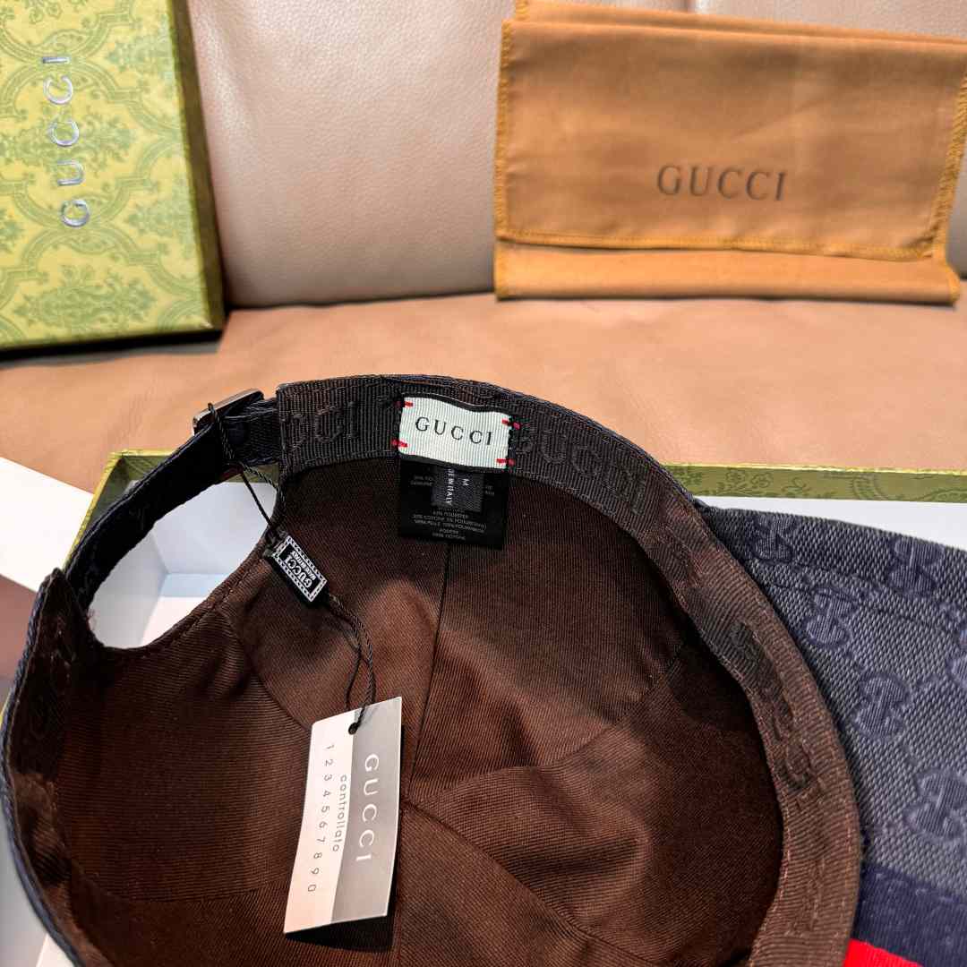Gucci GG Canvas Baseball Hat - DopestKickz