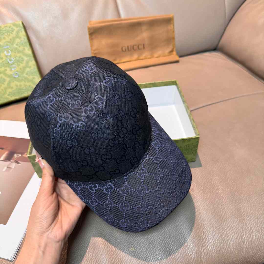 Gucci GG Canvas Baseball Hat - DopestKickz
