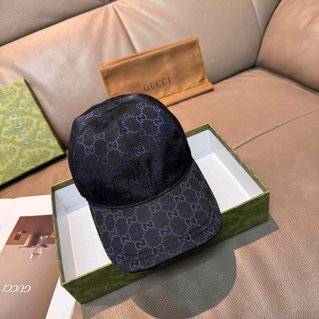Gucci GG Canvas Baseball Hat - DopestKickz