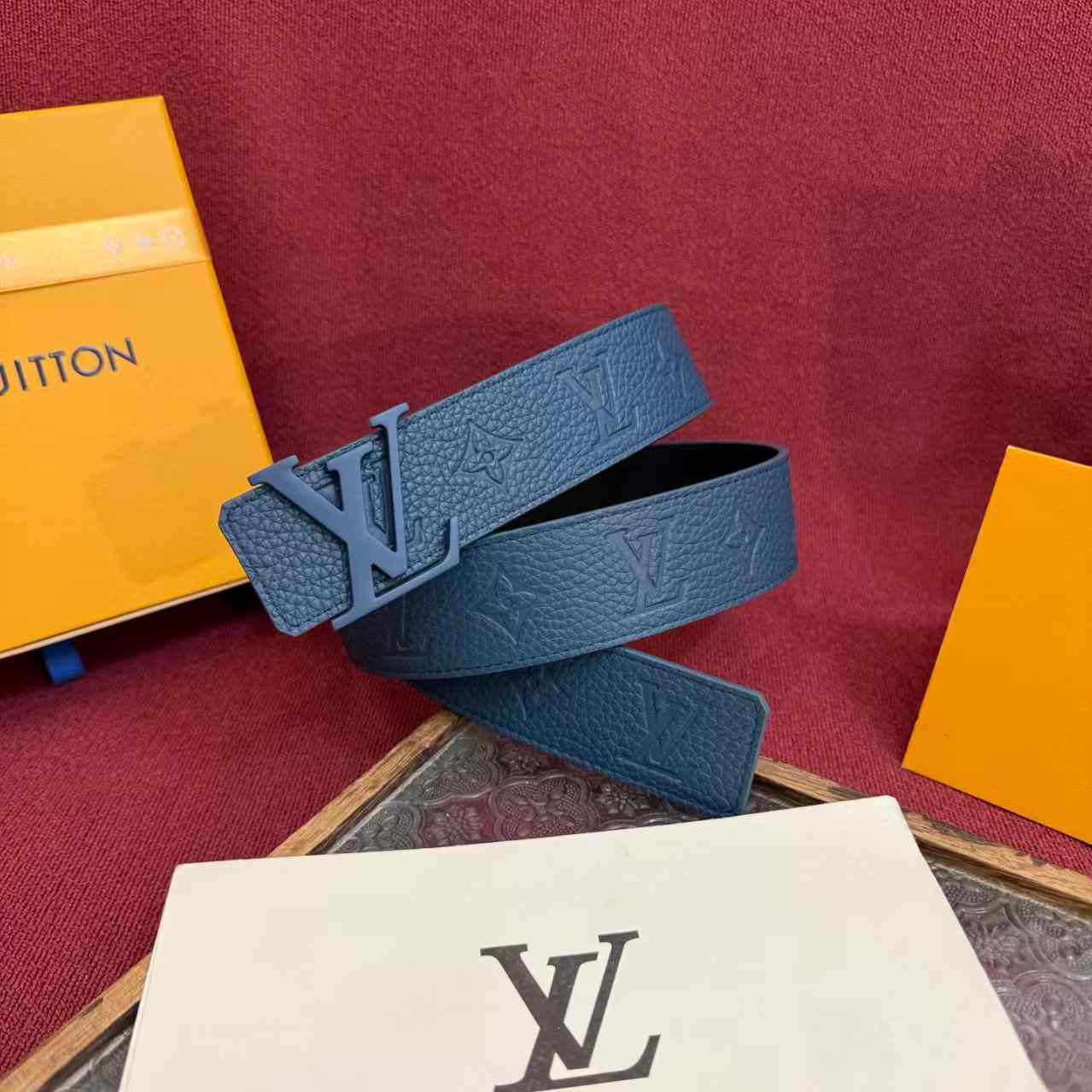 Louis Vuitton LV Taurillon 40mm Reversible Belt M8663Q - DopestKickz