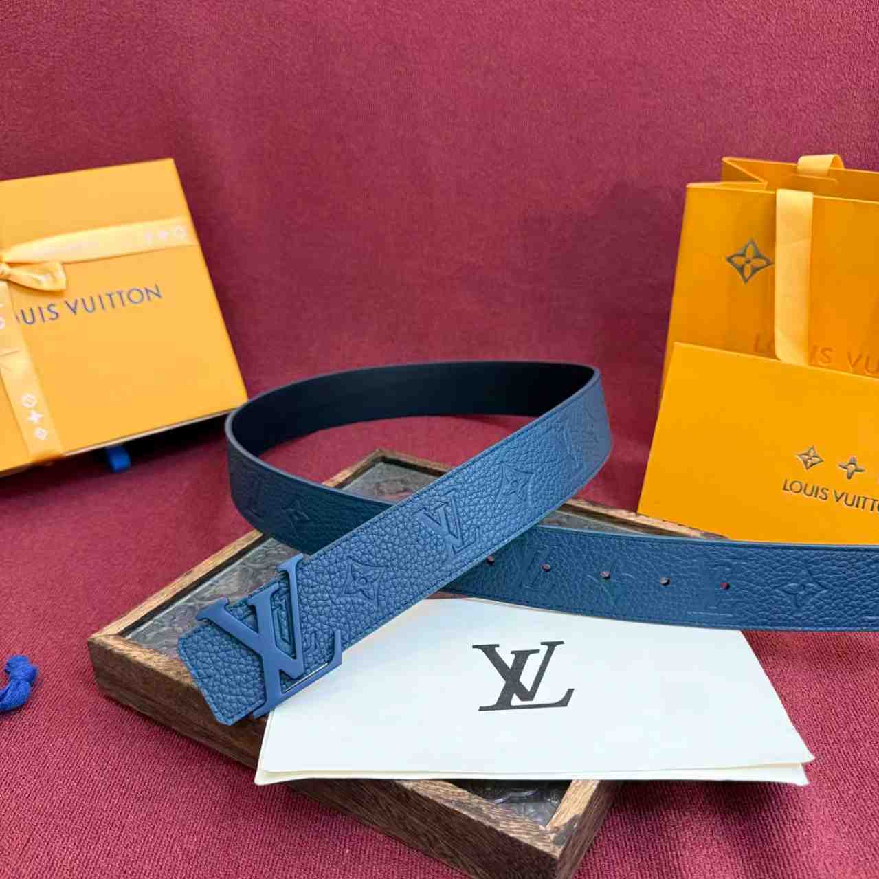 Louis Vuitton LV Taurillon 40mm Reversible Belt M8663Q - DopestKickz