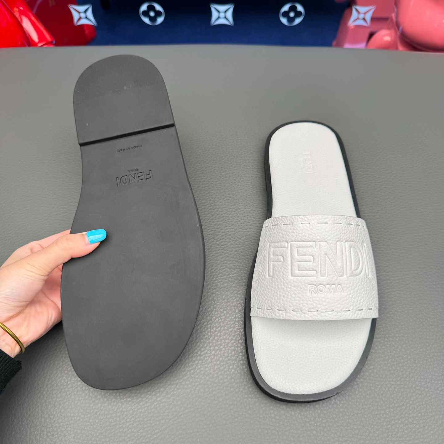 Fendi Roma Embossed-Logo Leather Sandals - DopestKickz