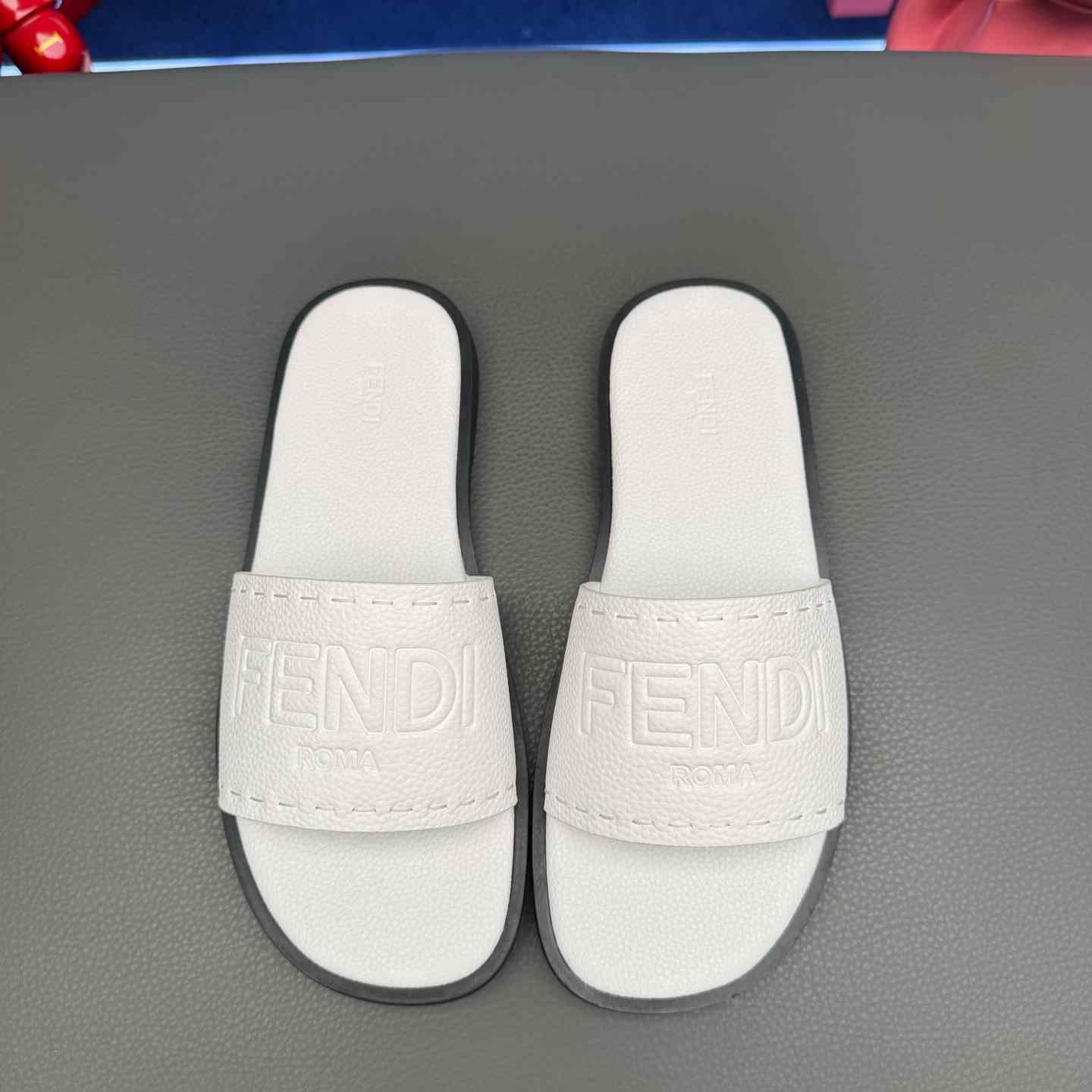 Fendi Roma Embossed-Logo Leather Sandals - DopestKickz