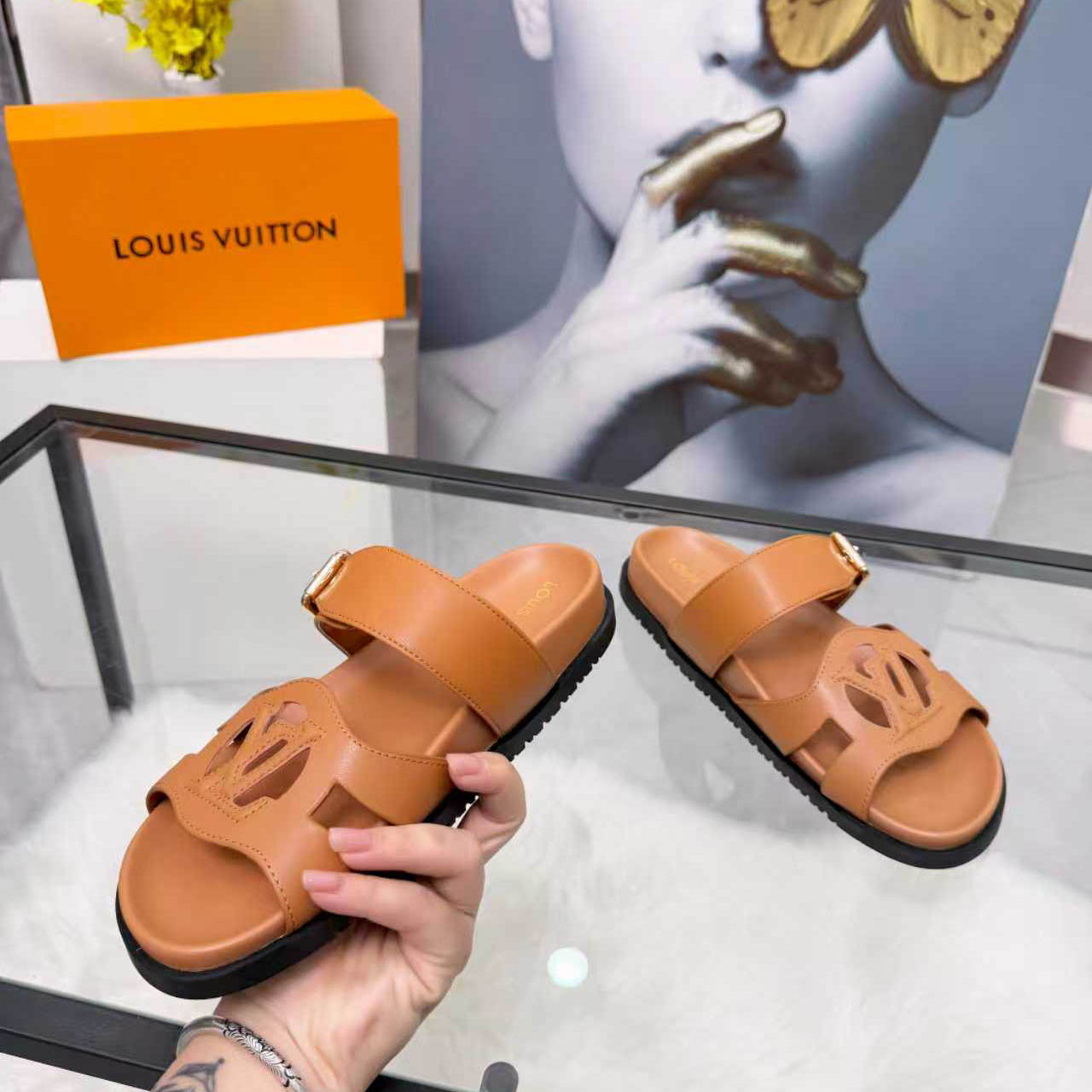 Louis Vuitton LV Isola Comfort Mule 1AJOPR - DopestKickz