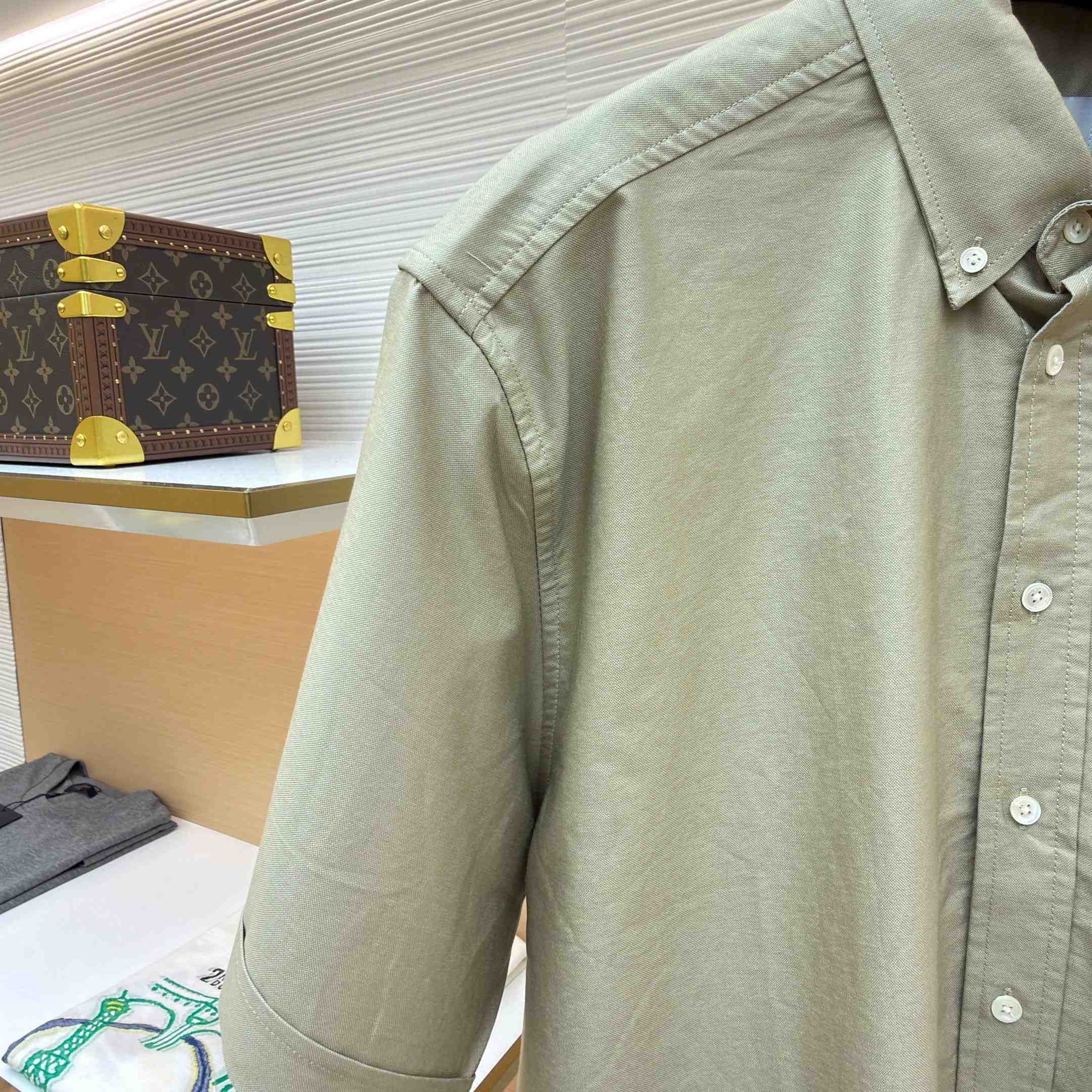 AMI Paris Ami Button-Down Short-Sleeve Shirt - DopestKickz