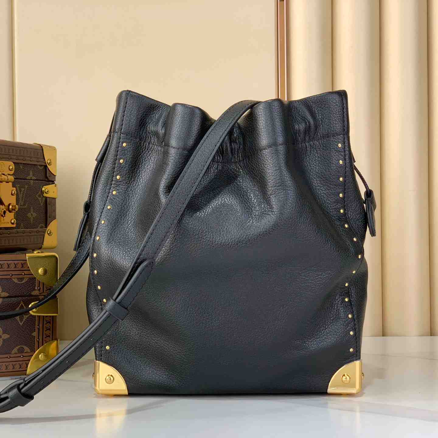 Louis Vuitton Noé Trunk M29391 - DopestKickz