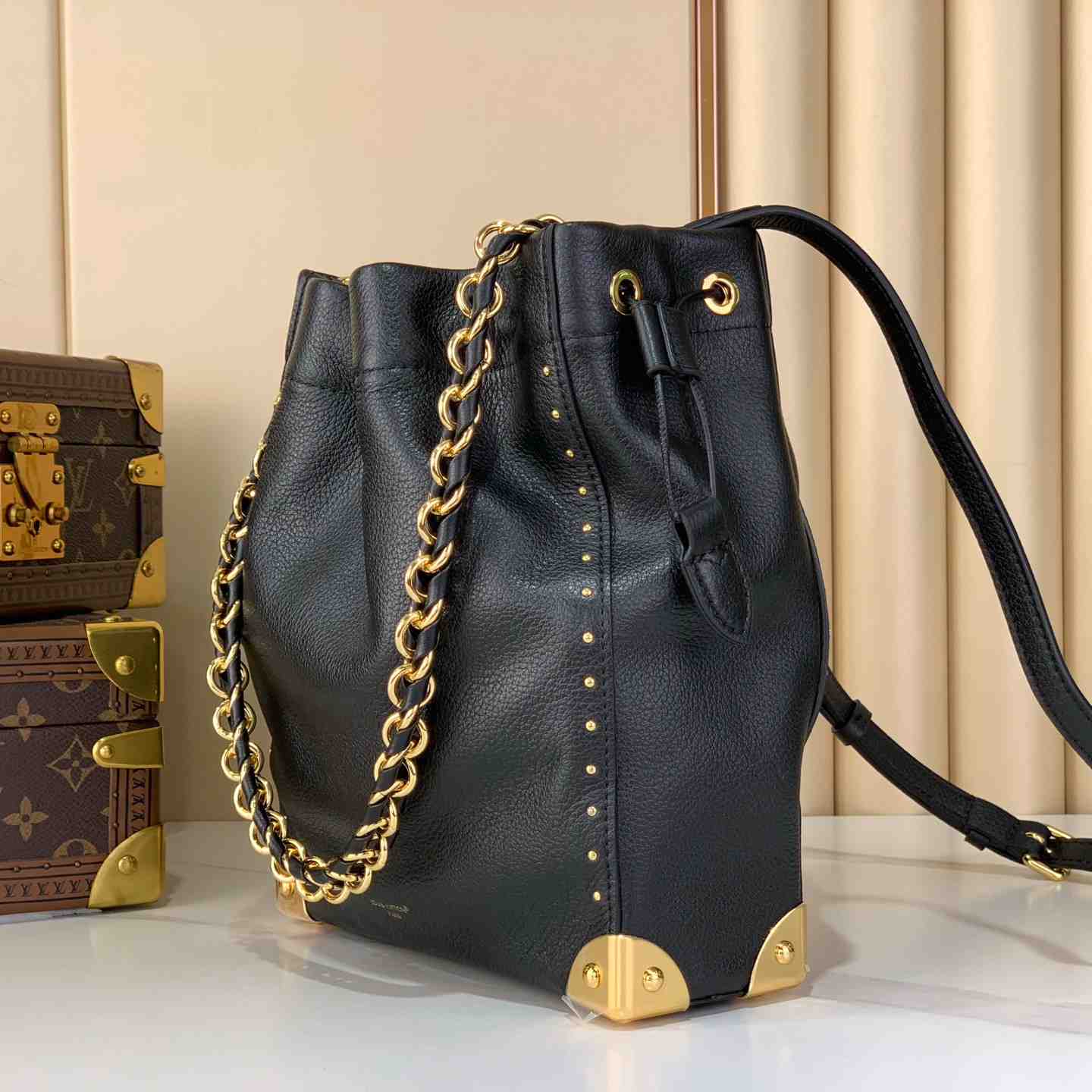 Louis Vuitton Noé Trunk M29391 - DopestKickz