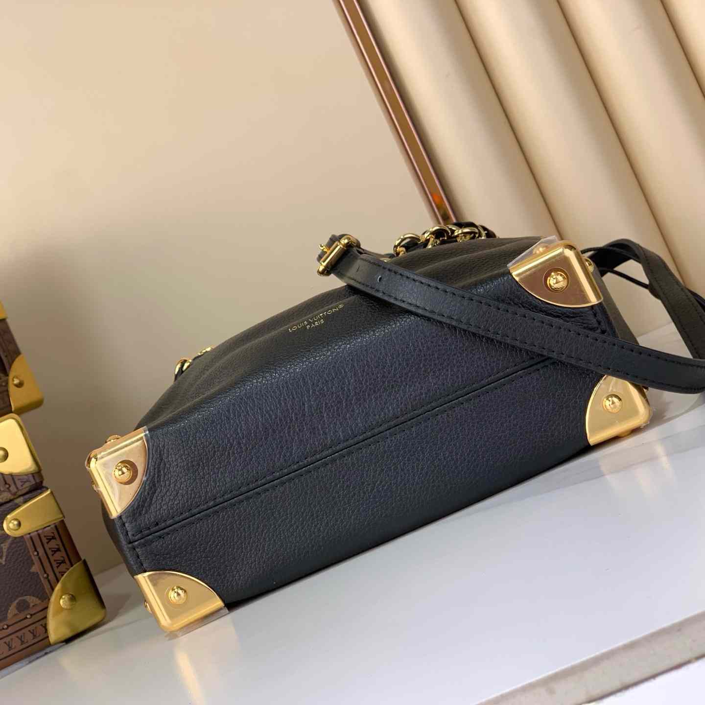 Louis Vuitton Noé Trunk M29391 - DopestKickz