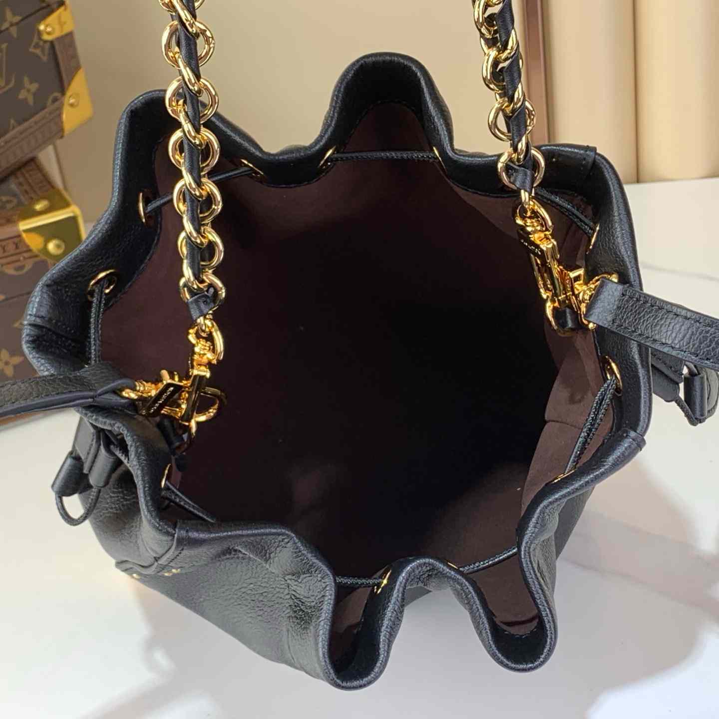 Louis Vuitton Noé Trunk M29391 - DopestKickz