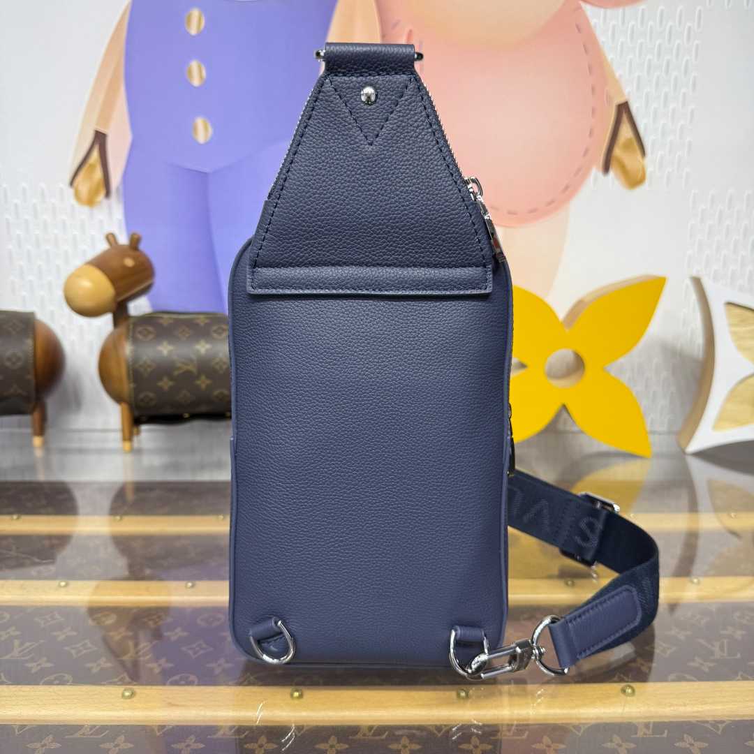 Louis Vuitton Avenue Slingbag PM   M15269 - DopestKickz