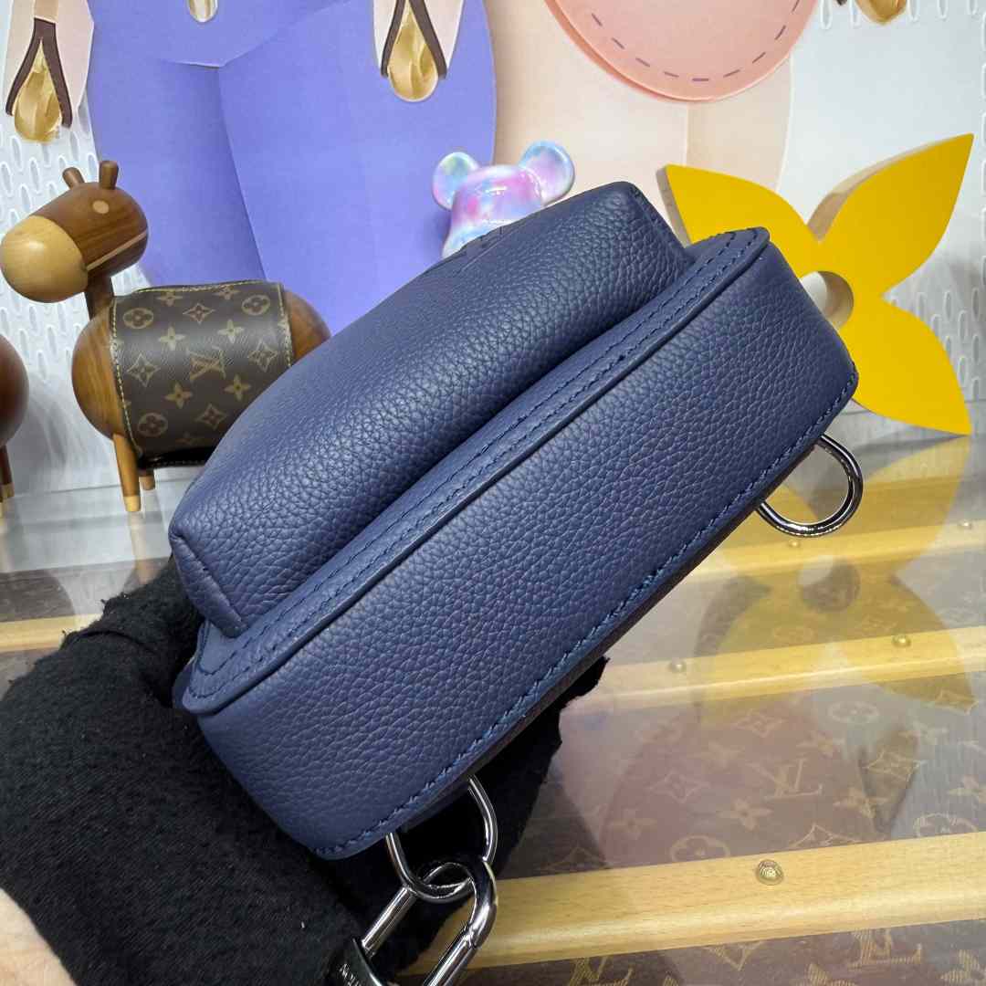 Louis Vuitton Avenue Slingbag PM   M15269 - DopestKickz