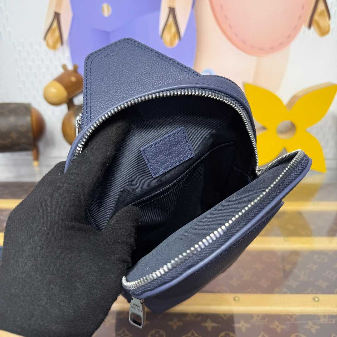Louis Vuitton Avenue Slingbag PM   M15269 - DopestKickz
