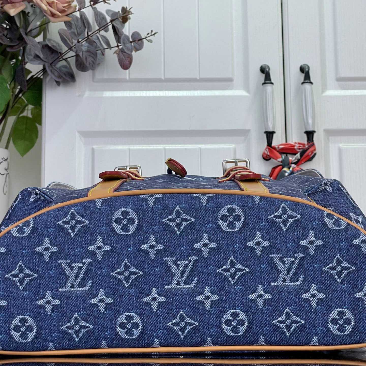  Louis Vuitton Christopher MM     M27554 - DopestKickz