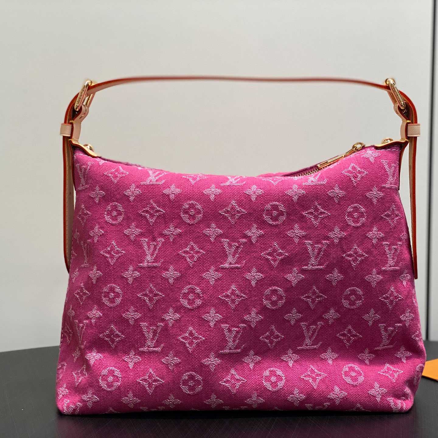 Louis Vuitton Baggy M28266 - DopestKickz