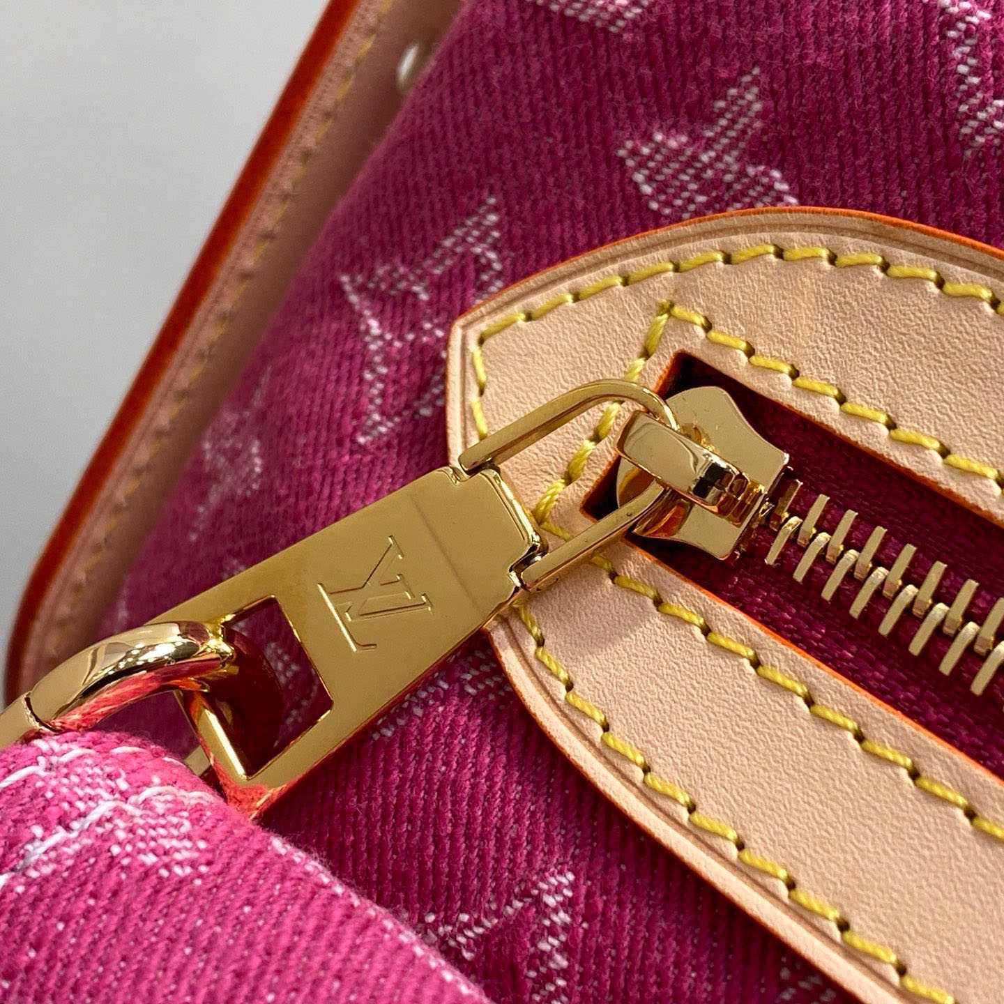 Louis Vuitton Baggy M28266 - DopestKickz