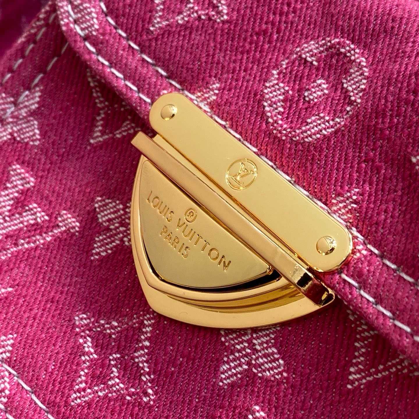 Louis Vuitton Baggy M28266 - DopestKickz