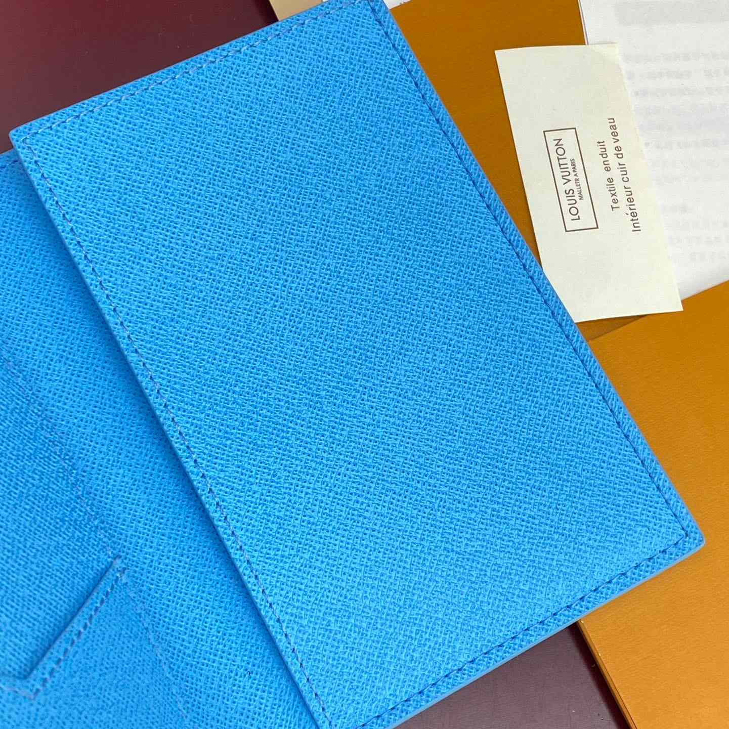 Louis Vuitton Passport Cover M14876 - DopestKickz