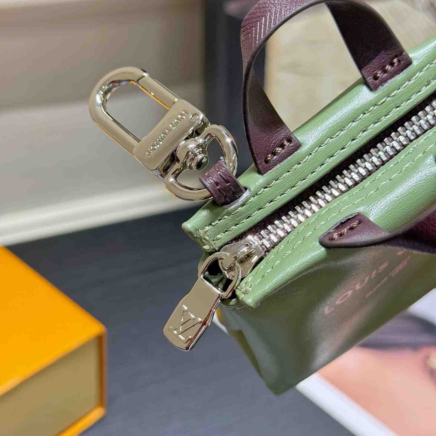 Louis Vuitton LV Mini Shopper Bag Charm M03358 - DopestKickz