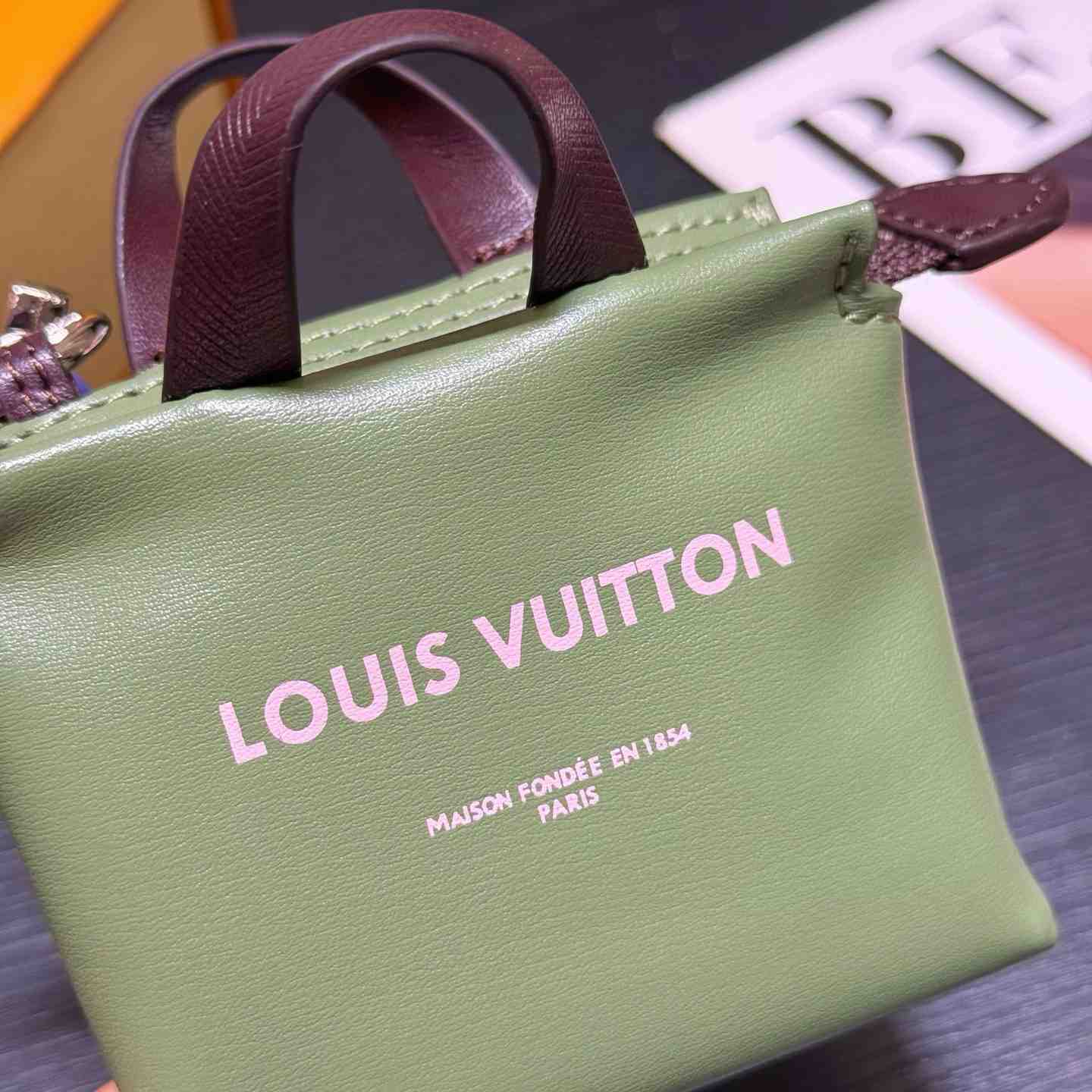 Louis Vuitton LV Mini Shopper Bag Charm M03358 - DopestKickz