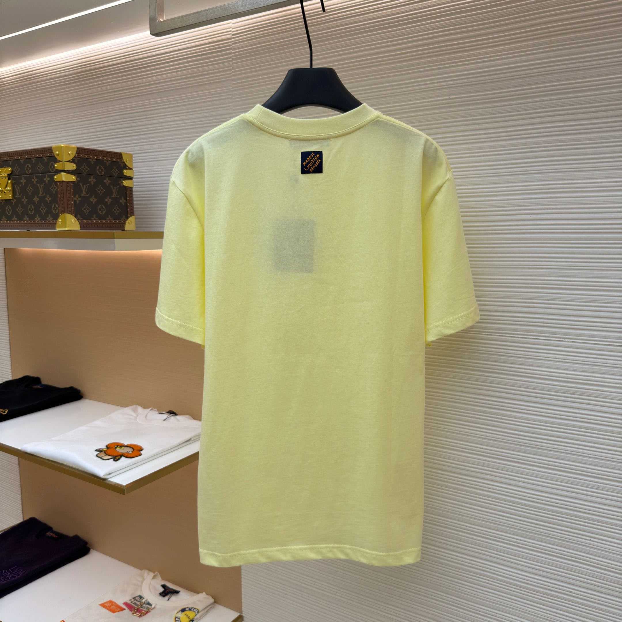 Louis Vuitton Embroidered Signature Short-Sleeved T-Shirt 1AJWY7 - DopestKickz