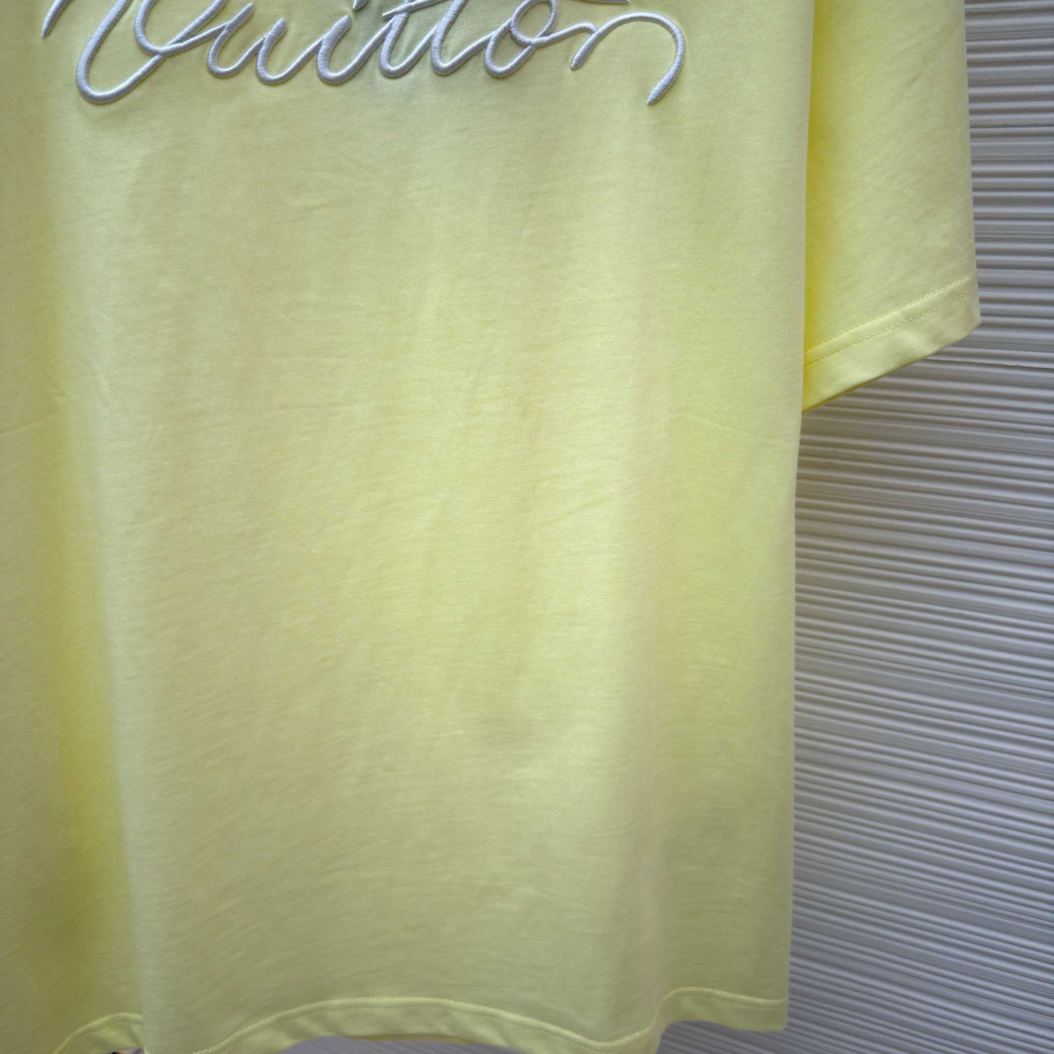 Louis Vuitton Embroidered Signature Short-Sleeved T-Shirt 1AJWY7 - DopestKickz