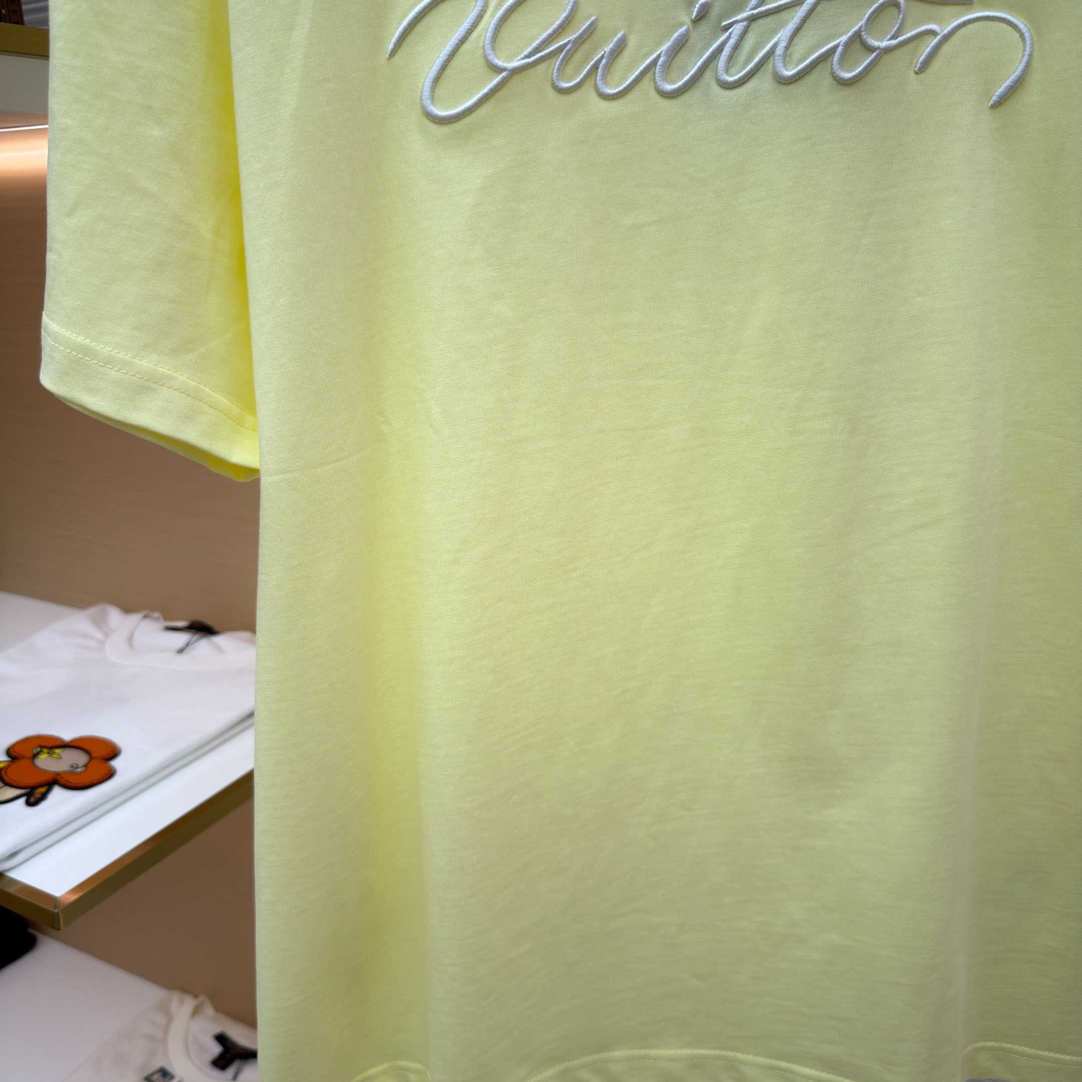 Louis Vuitton Embroidered Signature Short-Sleeved T-Shirt 1AJWY7 - DopestKickz