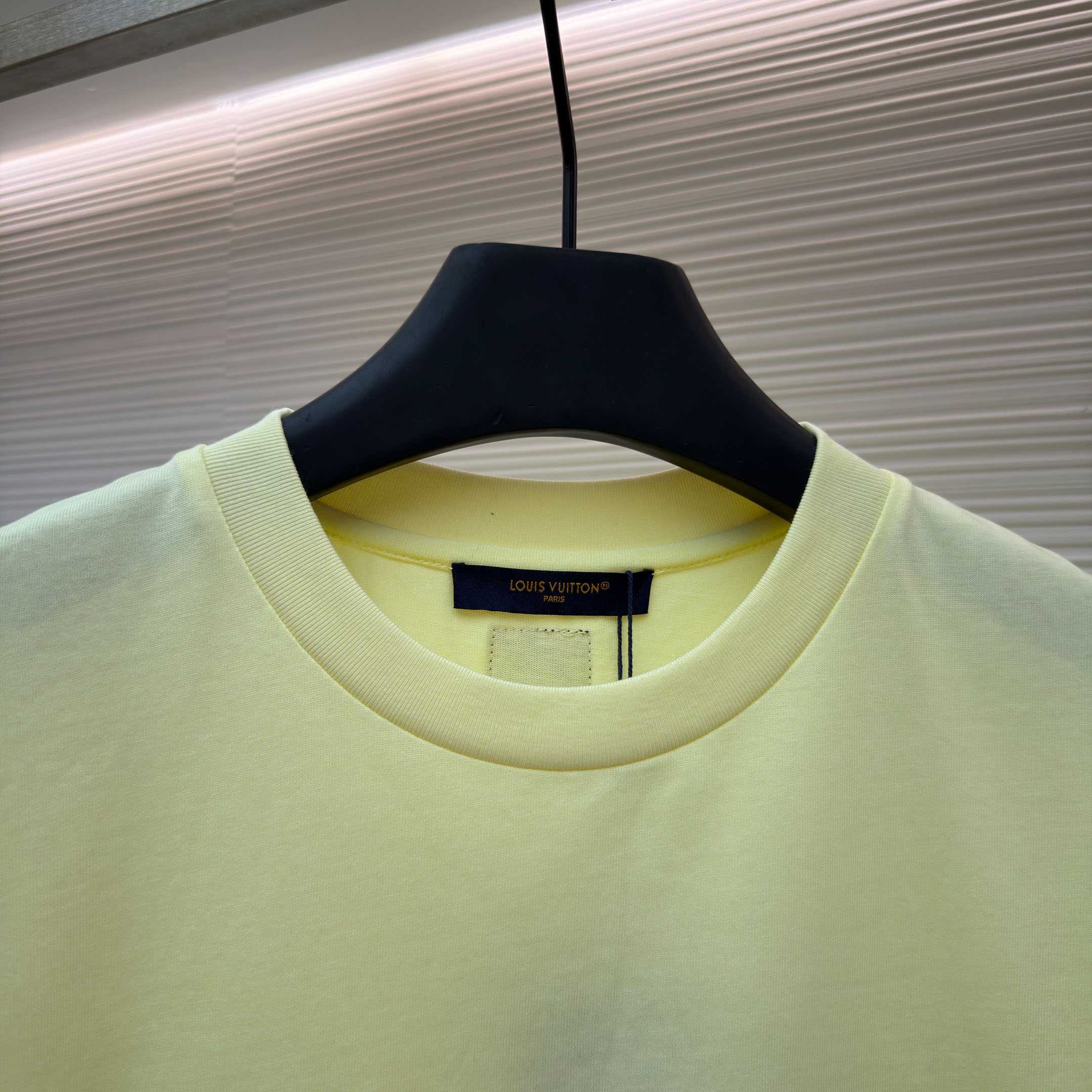 Louis Vuitton Embroidered Signature Short-Sleeved T-Shirt 1AJWY7 - DopestKickz