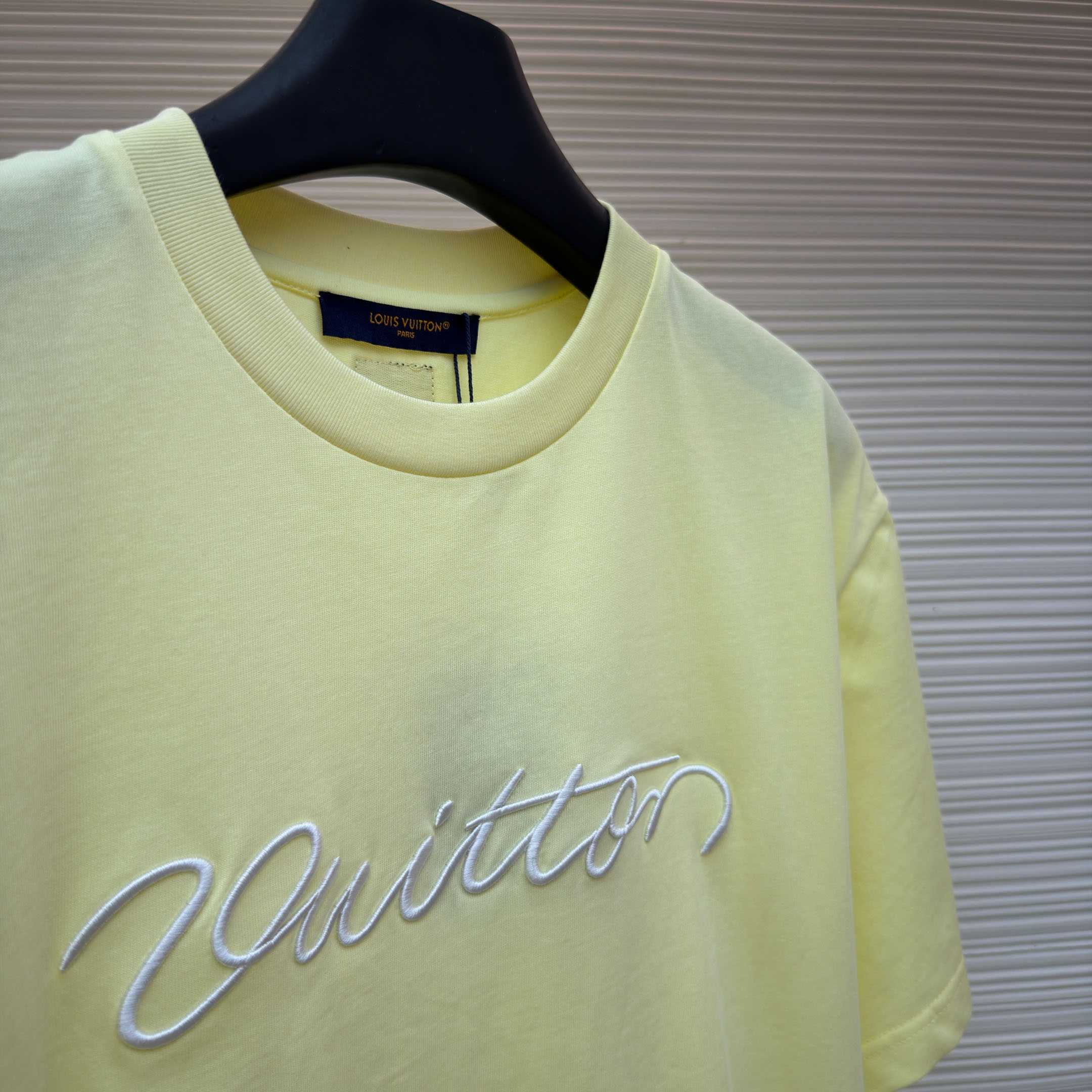 Louis Vuitton Embroidered Signature Short-Sleeved T-Shirt 1AJWY7 - DopestKickz