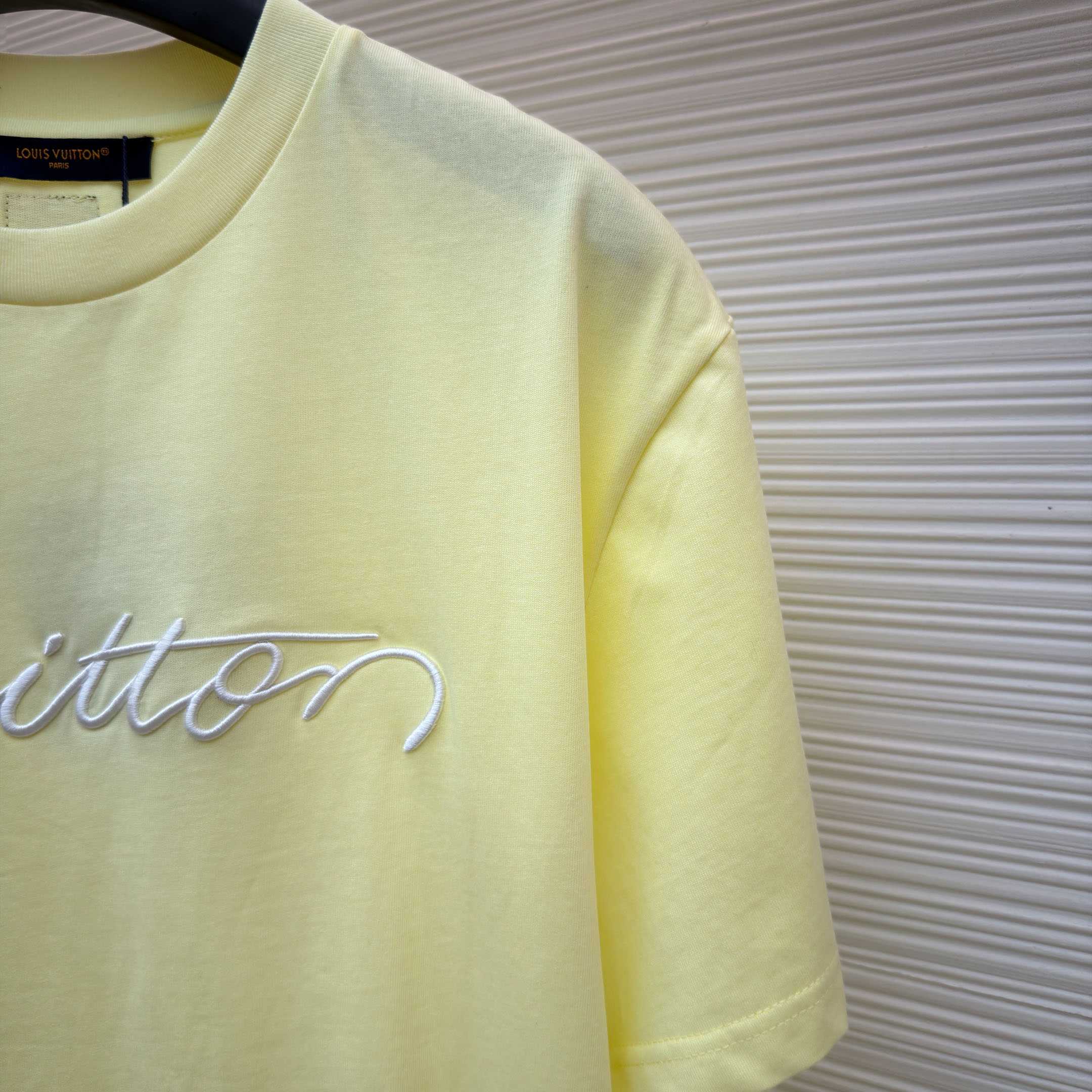 Louis Vuitton Embroidered Signature Short-Sleeved T-Shirt 1AJWY7 - DopestKickz