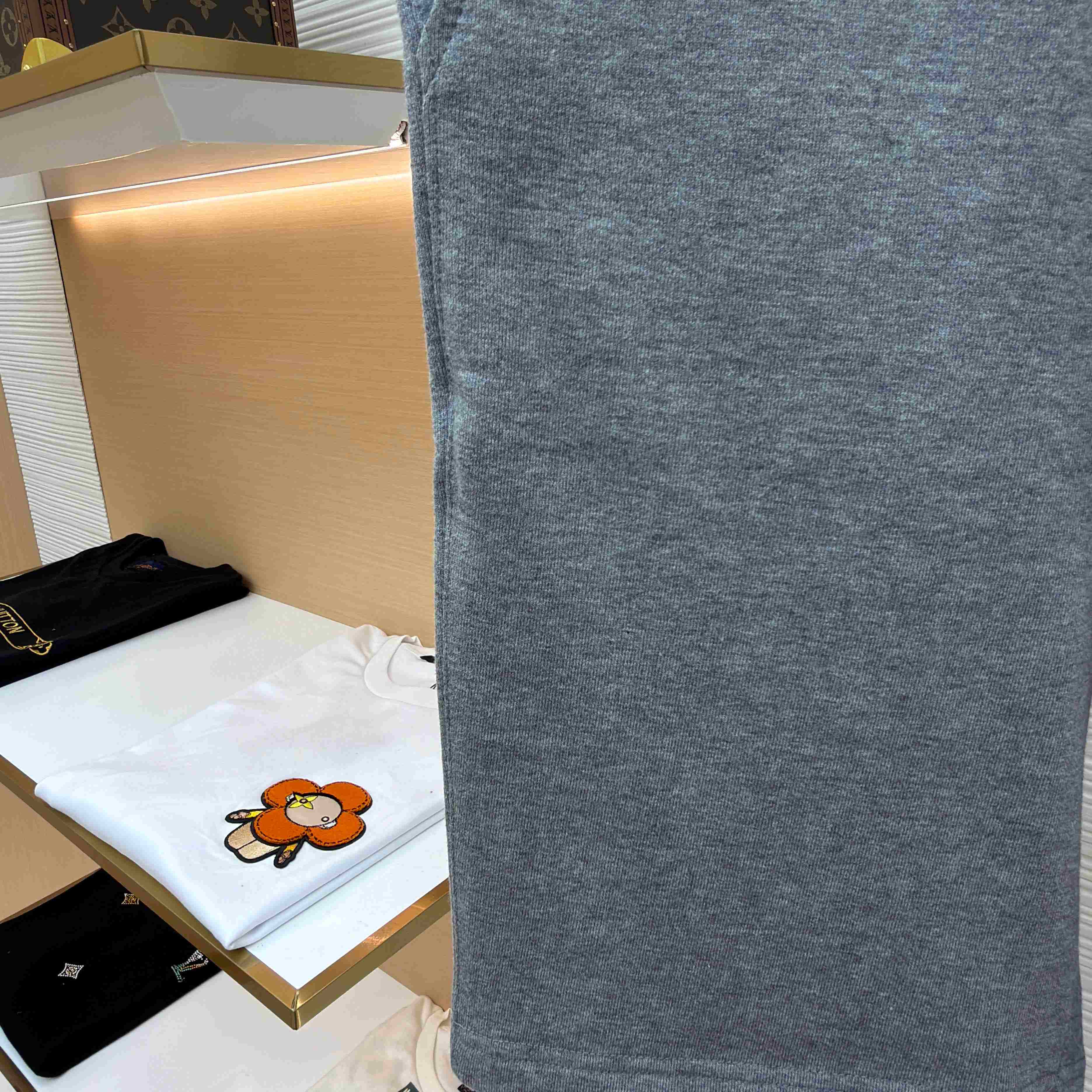 Thom Browne Classic Tonal 4 Bar Sweat Shorts - DopestKickz